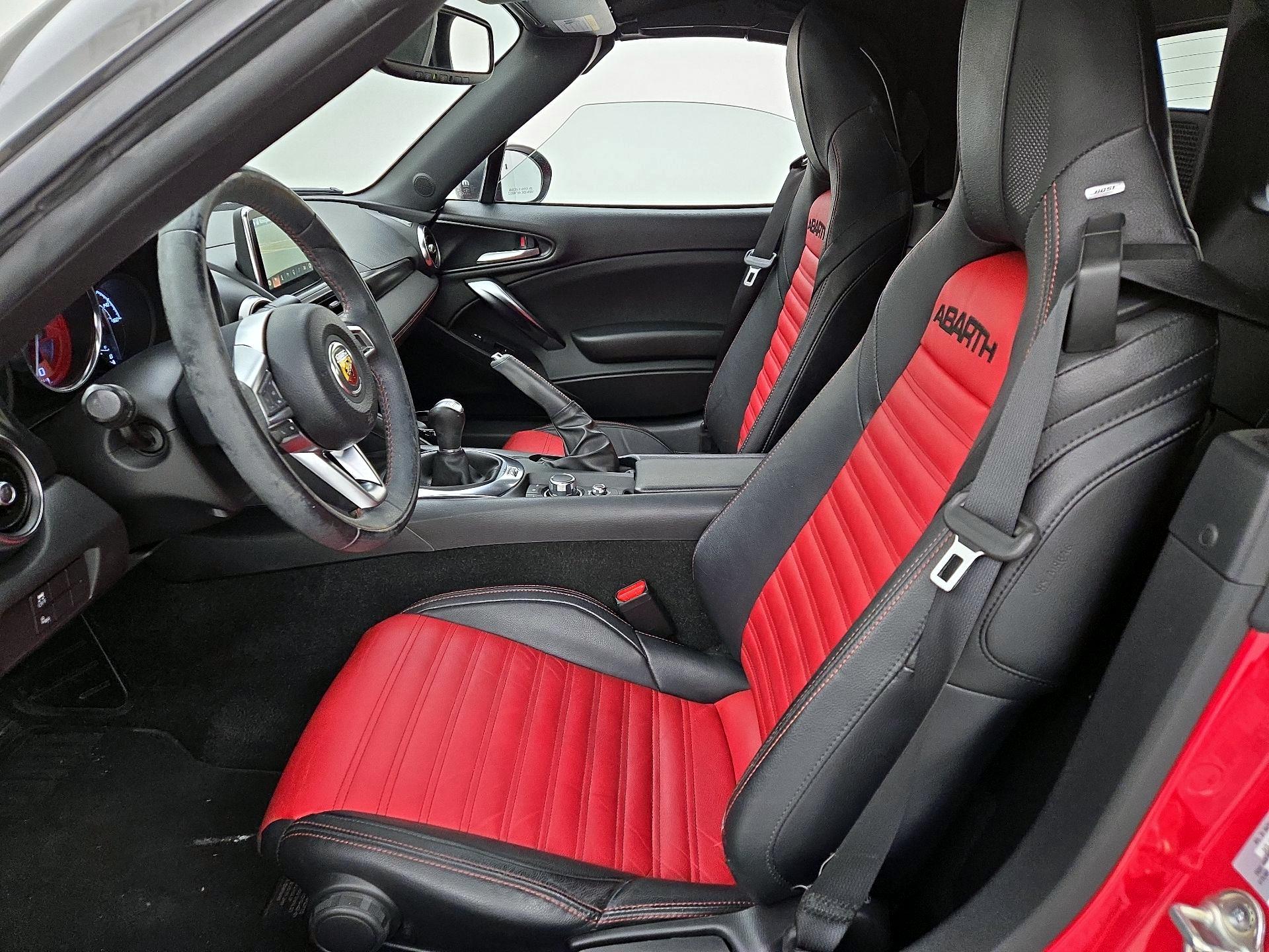 Thumbnail: 2018 Fiat 124 Spider - 11