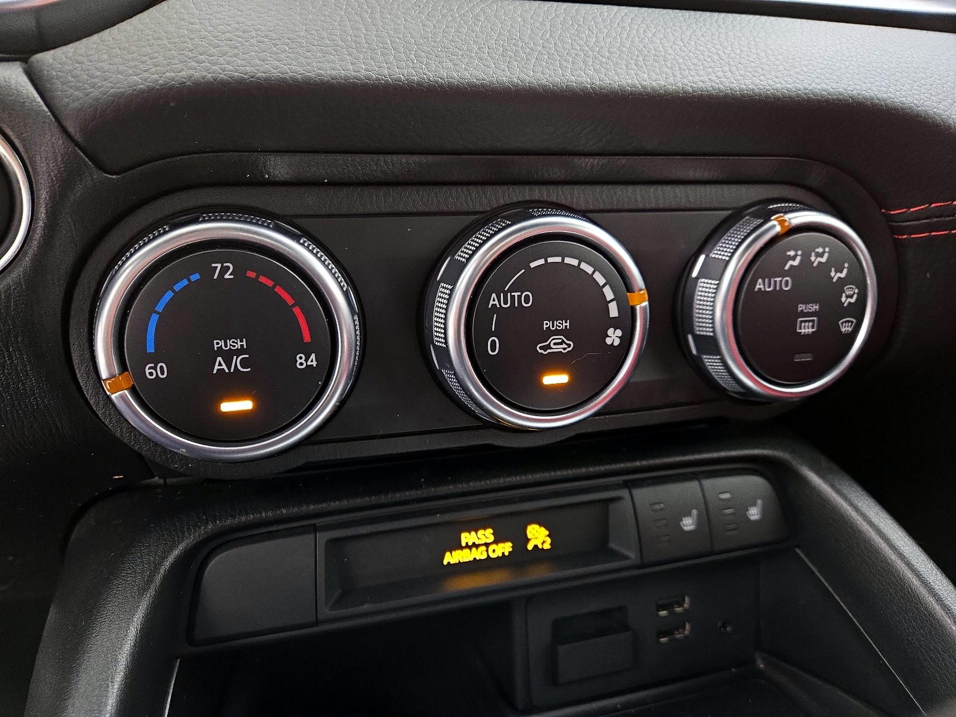 Thumbnail: 2018 Fiat 124 Spider - 17