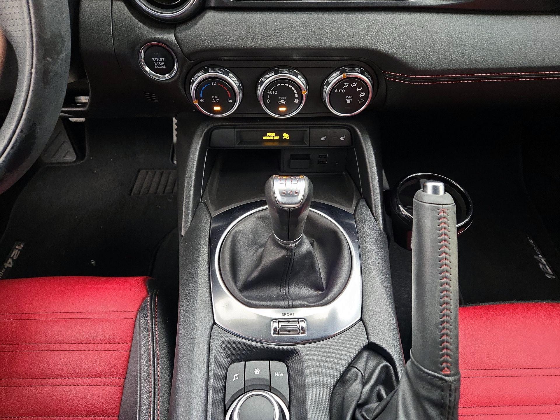 Thumbnail: 2018 Fiat 124 Spider - 18