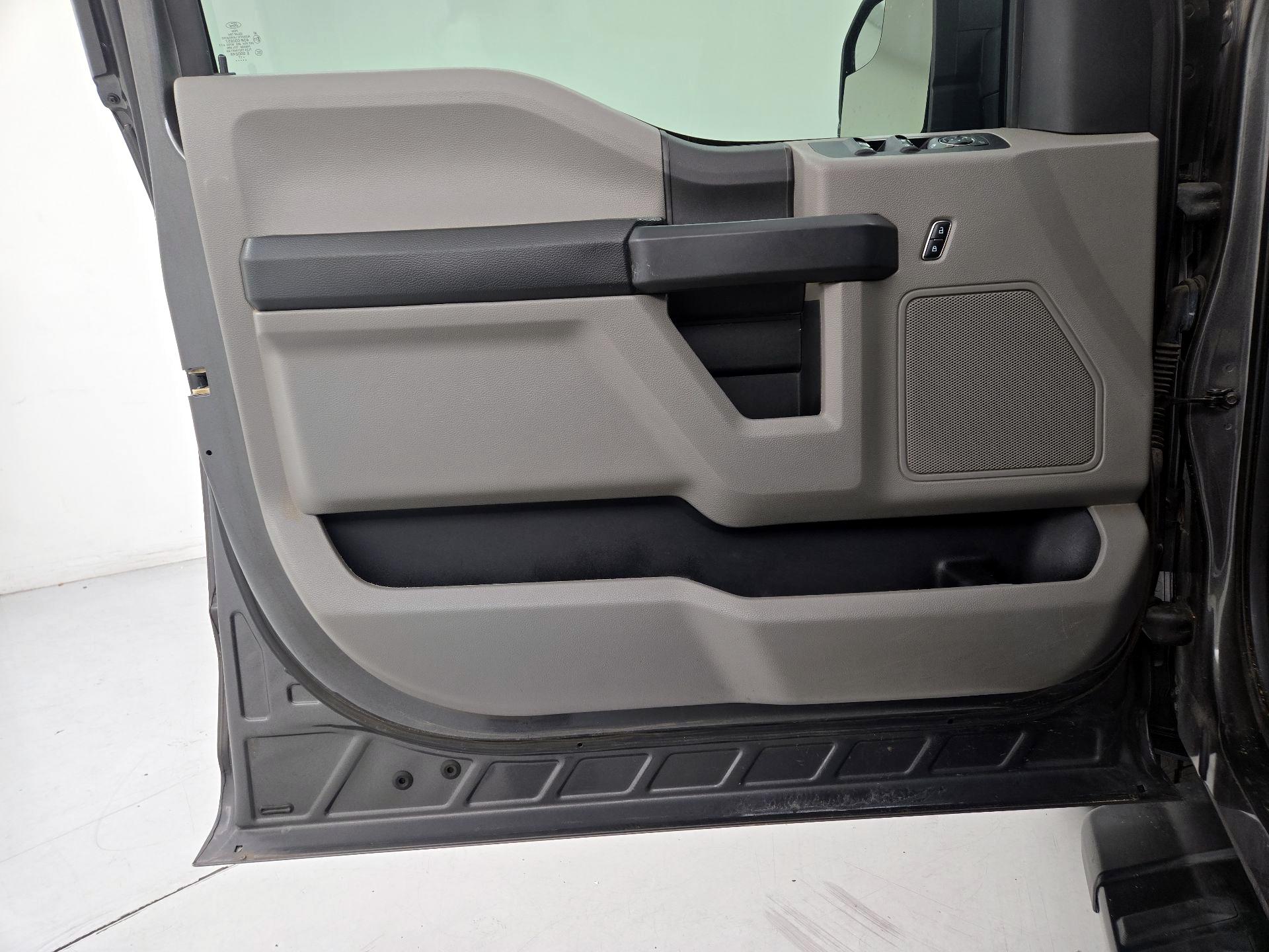 Thumbnail: 2017 Ford F-150 - 10