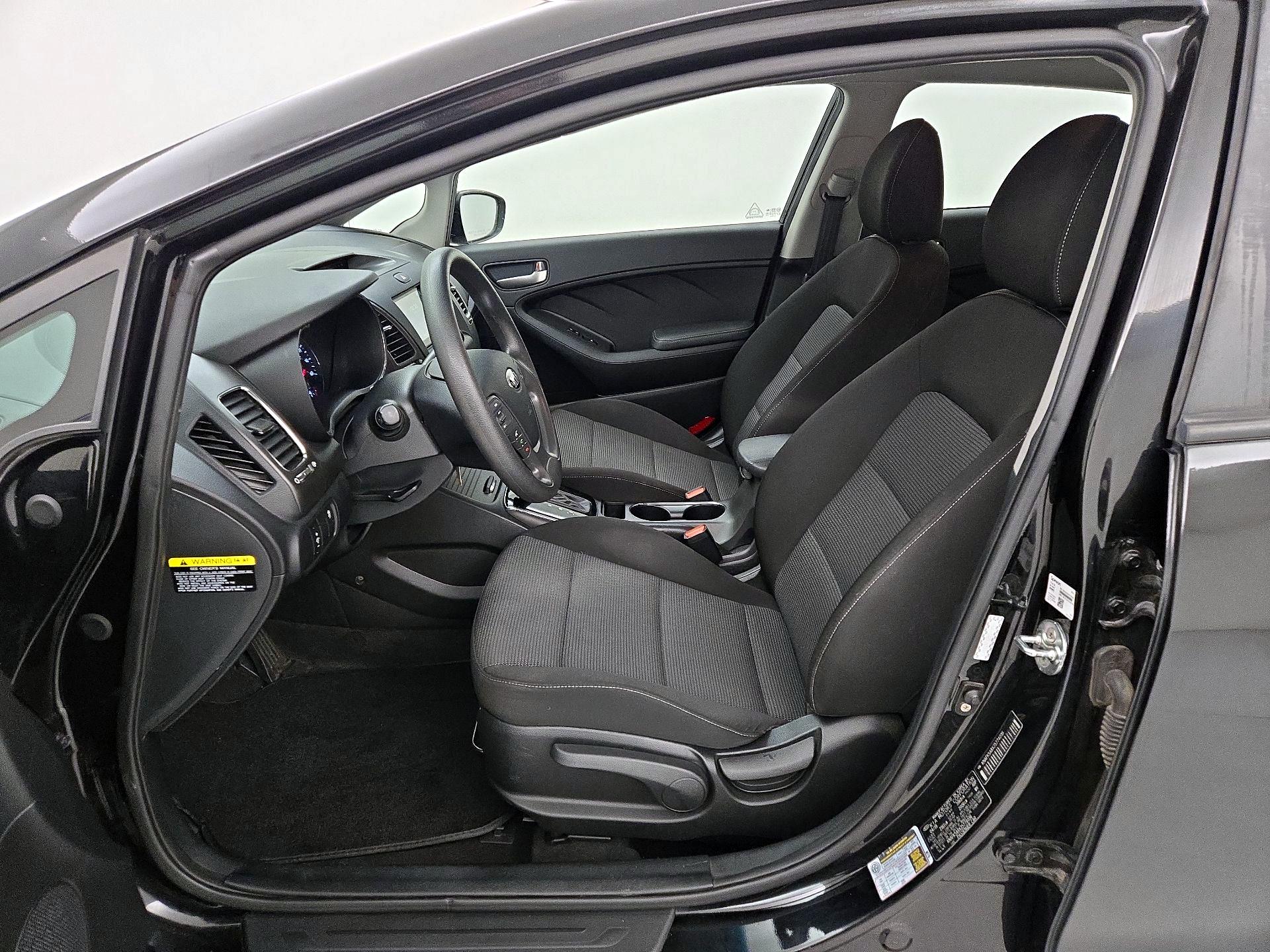 Thumbnail: 2018 Kia Forte - 11