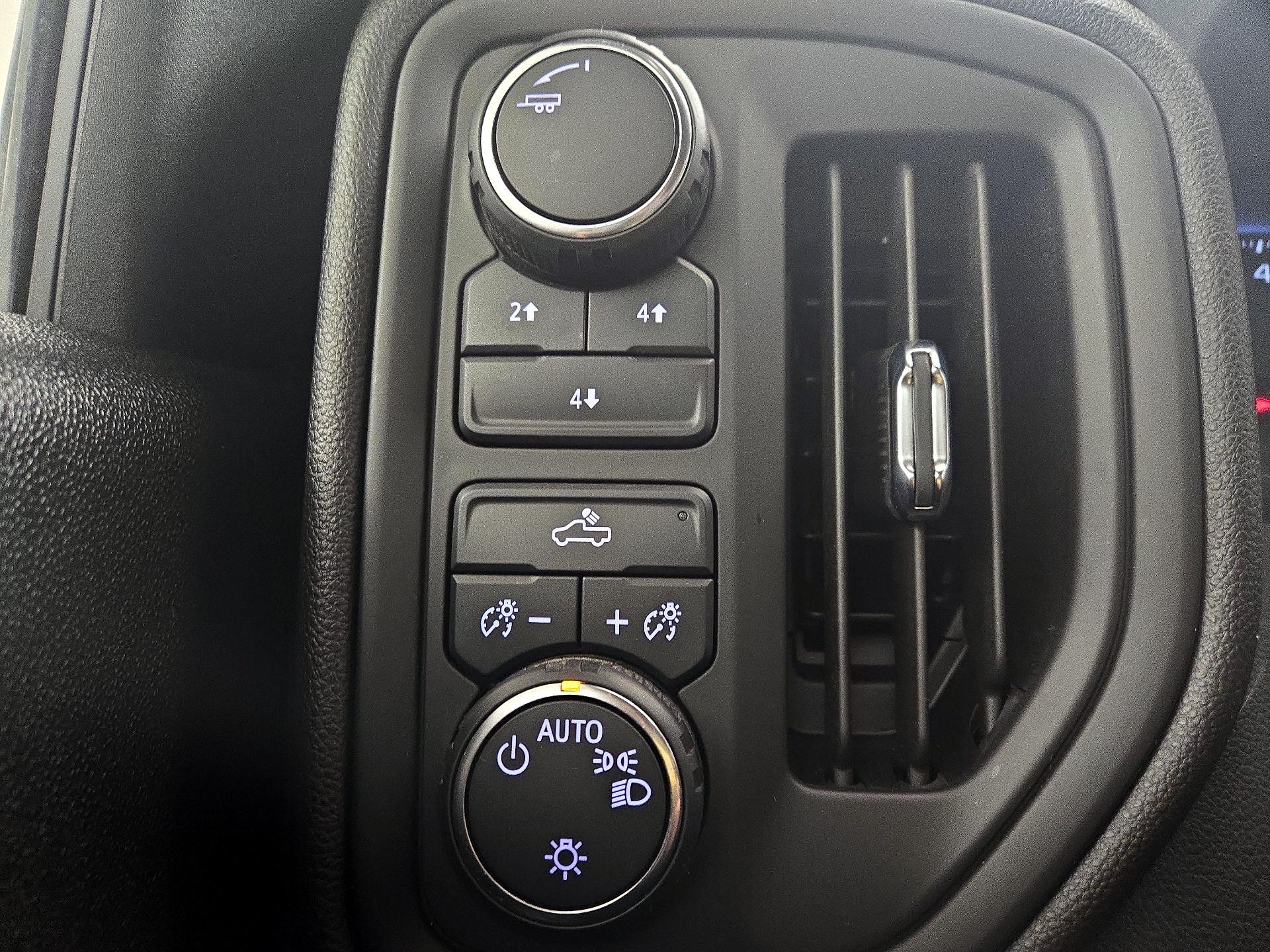 Thumbnail: 2024 Chevrolet Silverado 3500 - 13