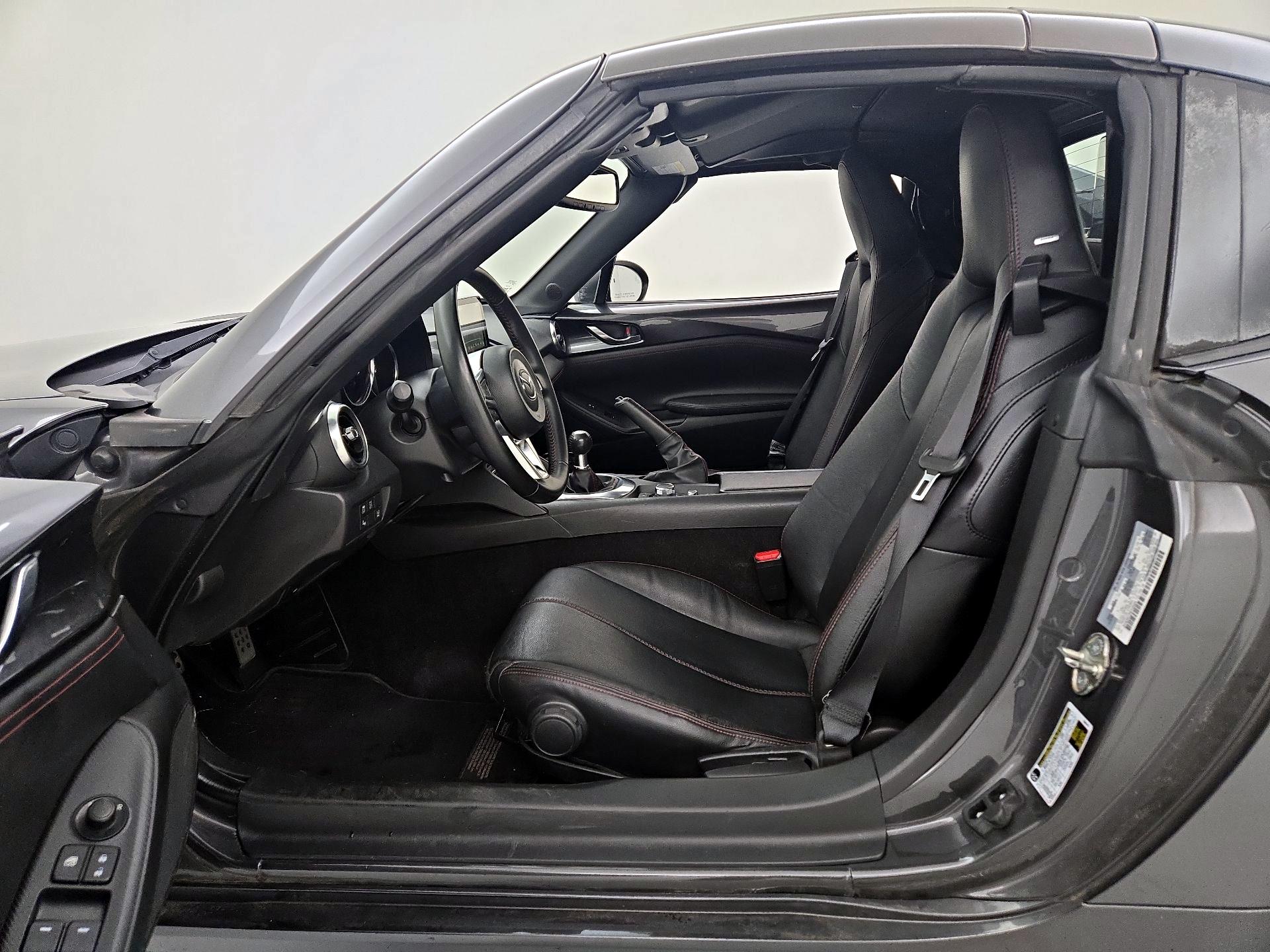 Thumbnail: 2017 Mazda MX-5 Miata - 11