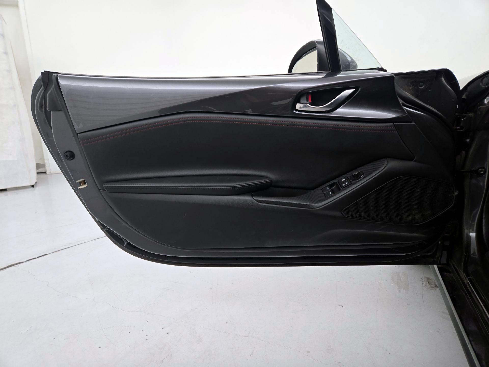 Thumbnail: 2017 Mazda MX-5 Miata - 12