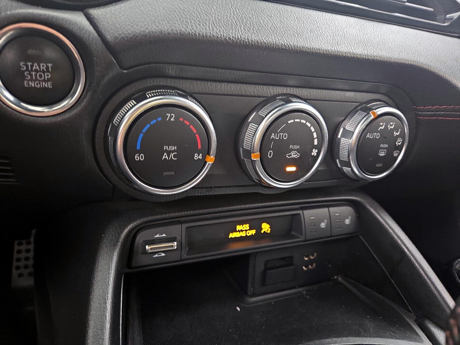 Thumbnail: 2017 Mazda MX-5 Miata - 15