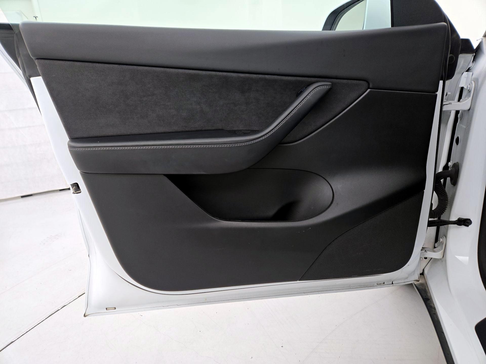 Thumbnail: 2022 Tesla Model Y - 12