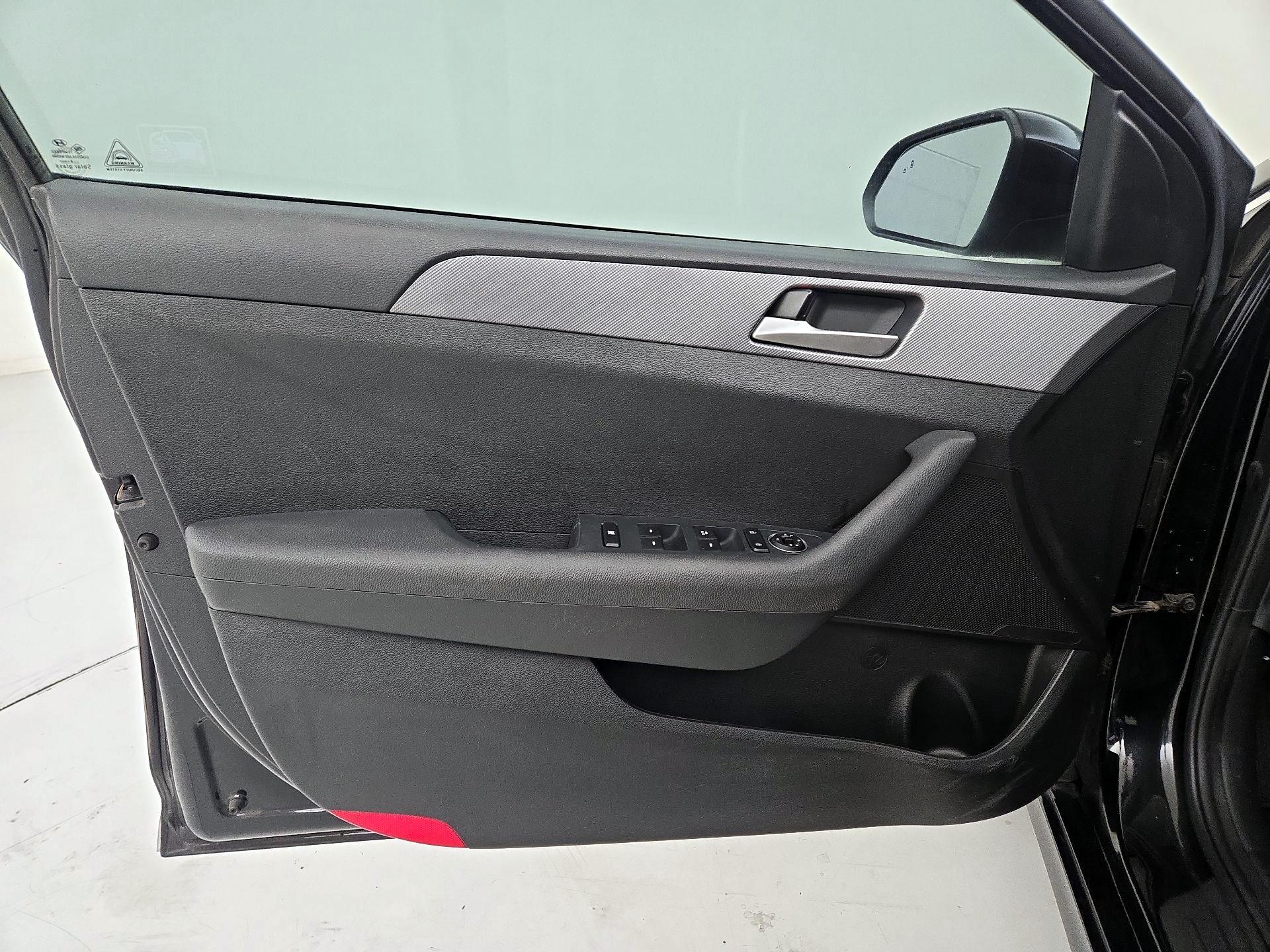 Thumbnail: 2019 Hyundai Sonata - 12