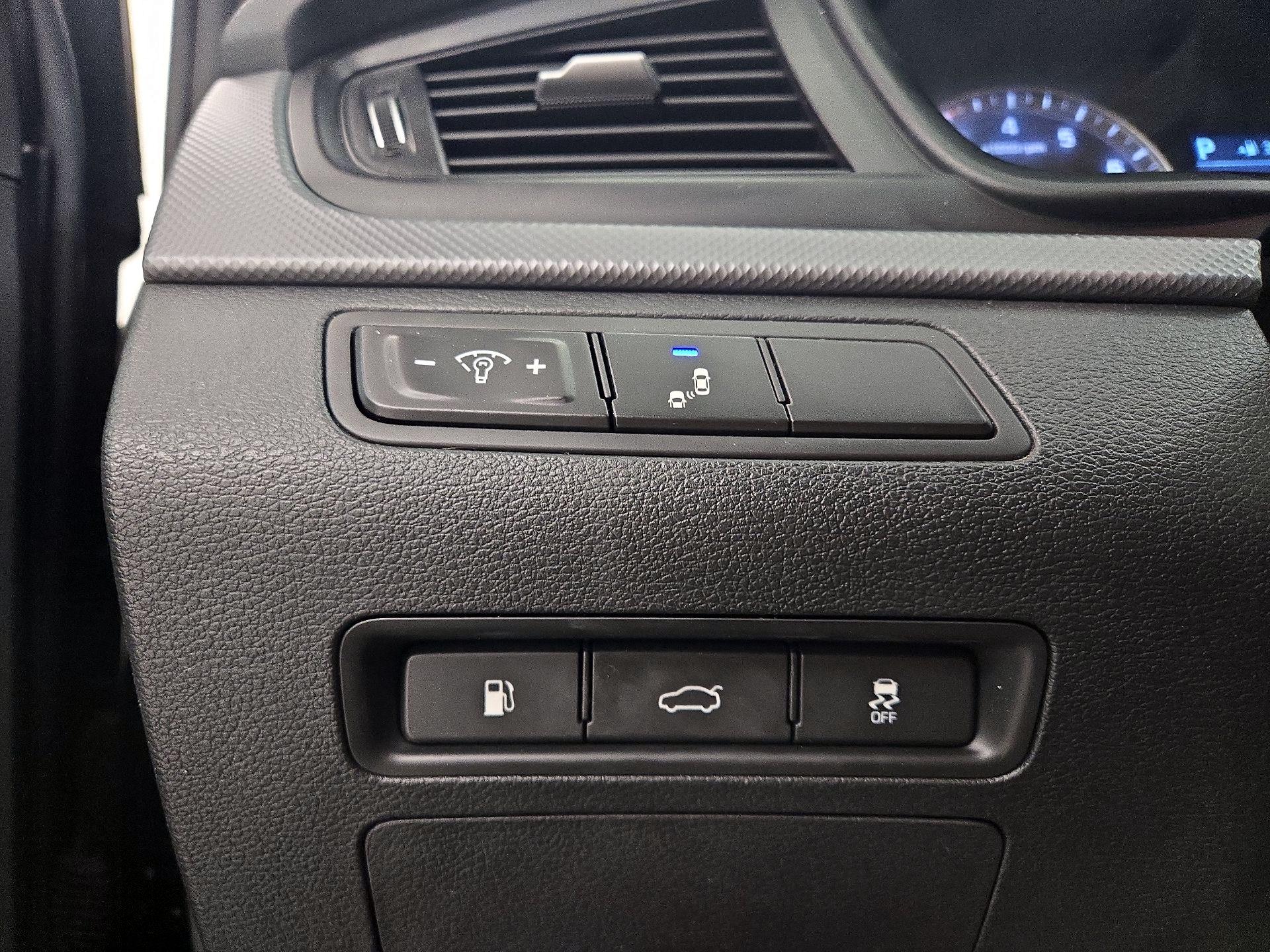 Thumbnail: 2019 Hyundai Sonata - 13