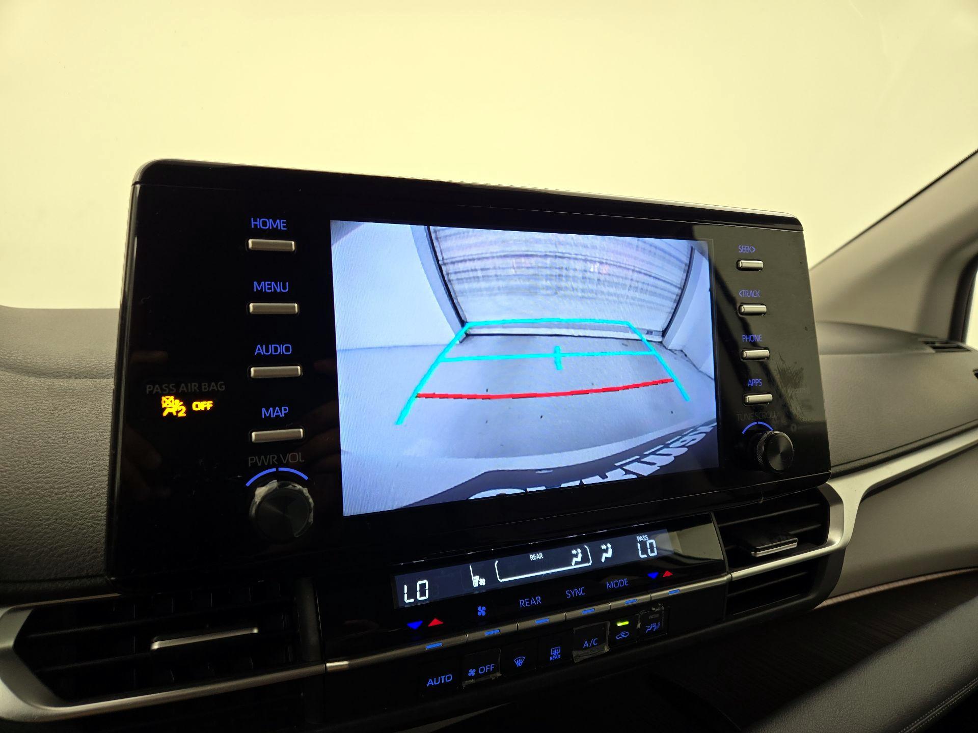 Thumbnail: 2023 Toyota Sienna - 14