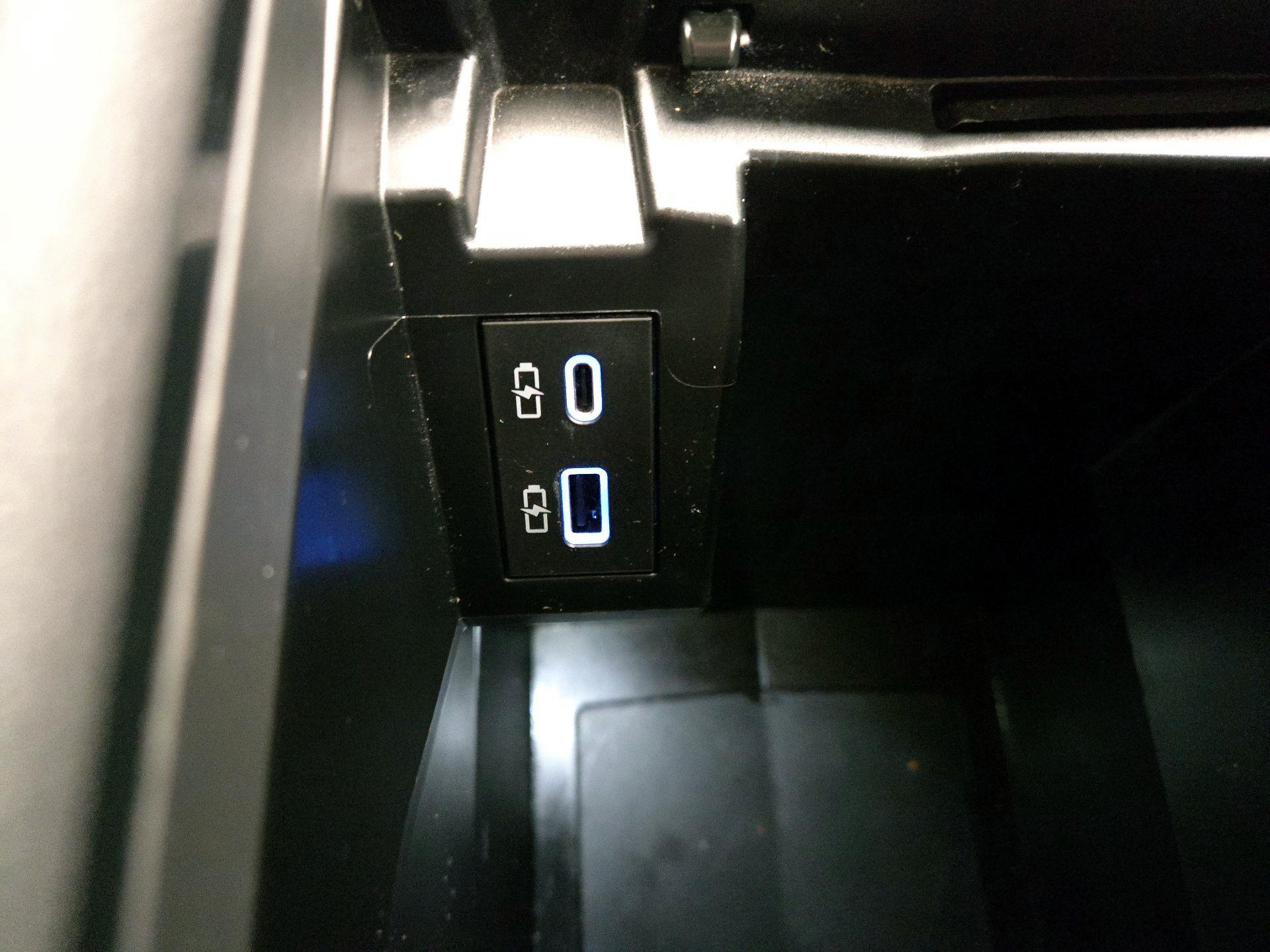 Thumbnail: 2023 Toyota Sienna - 18