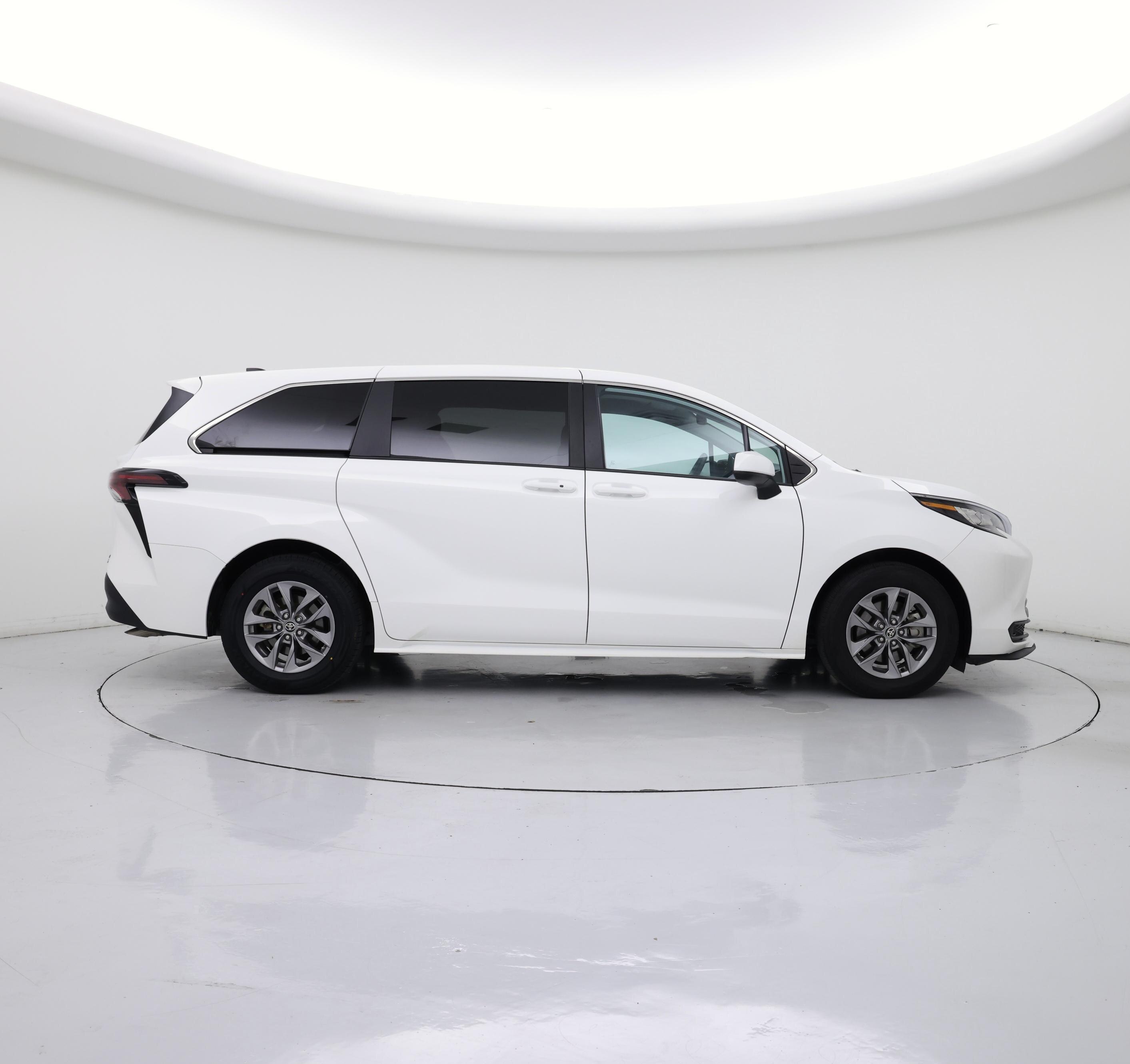 Thumbnail: 2023 Toyota Sienna - 7