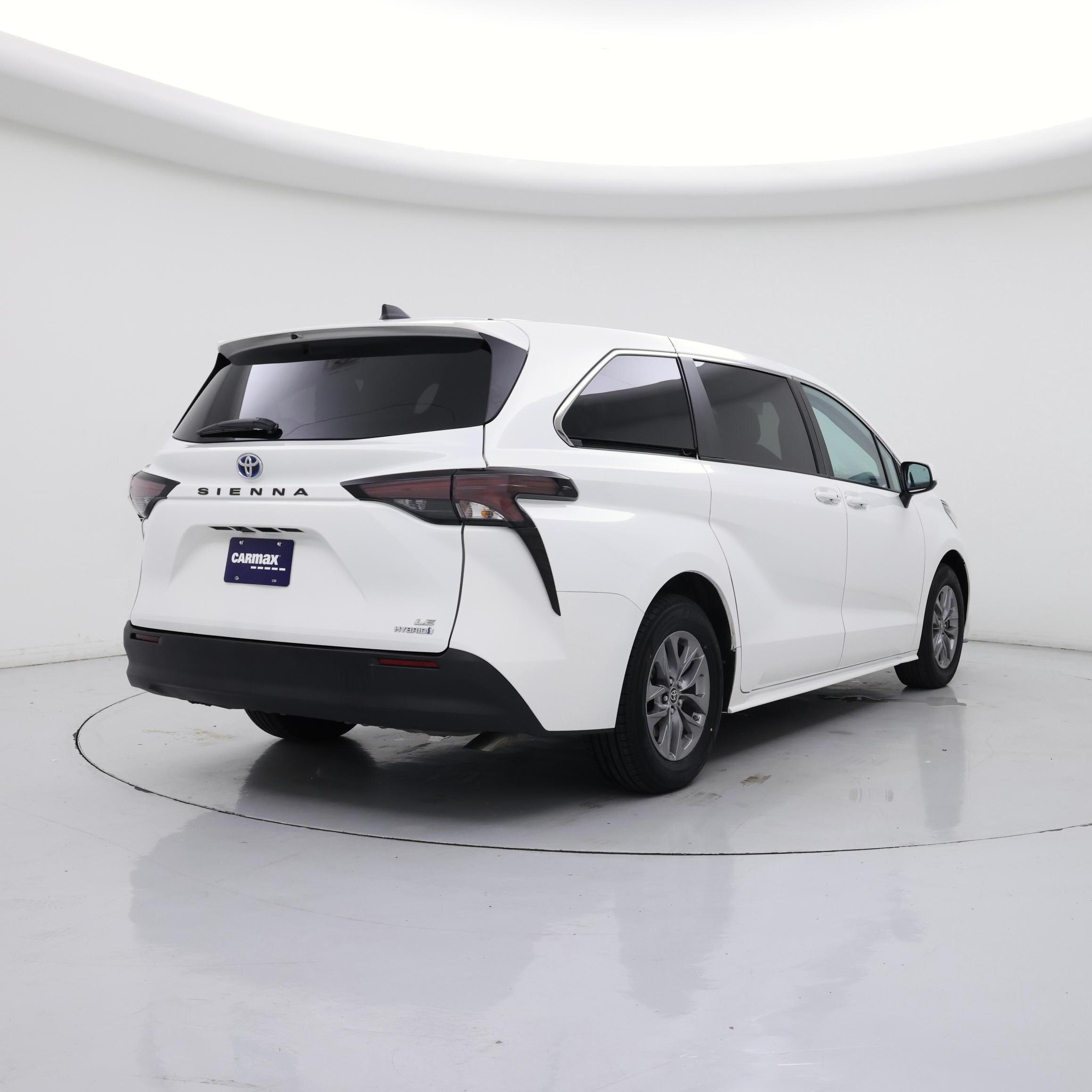Thumbnail: 2023 Toyota Sienna - 8