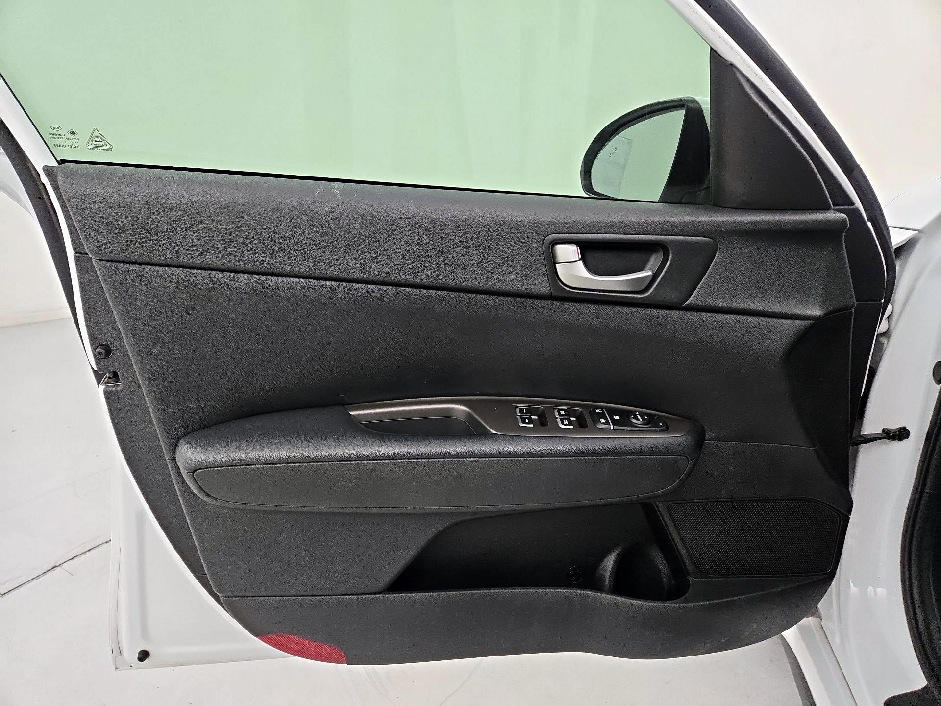 Thumbnail: 2019 Kia Optima - 12