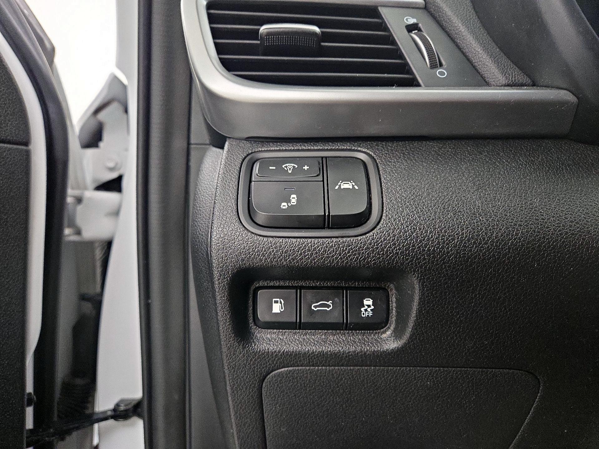 Thumbnail: 2019 Kia Optima - 13