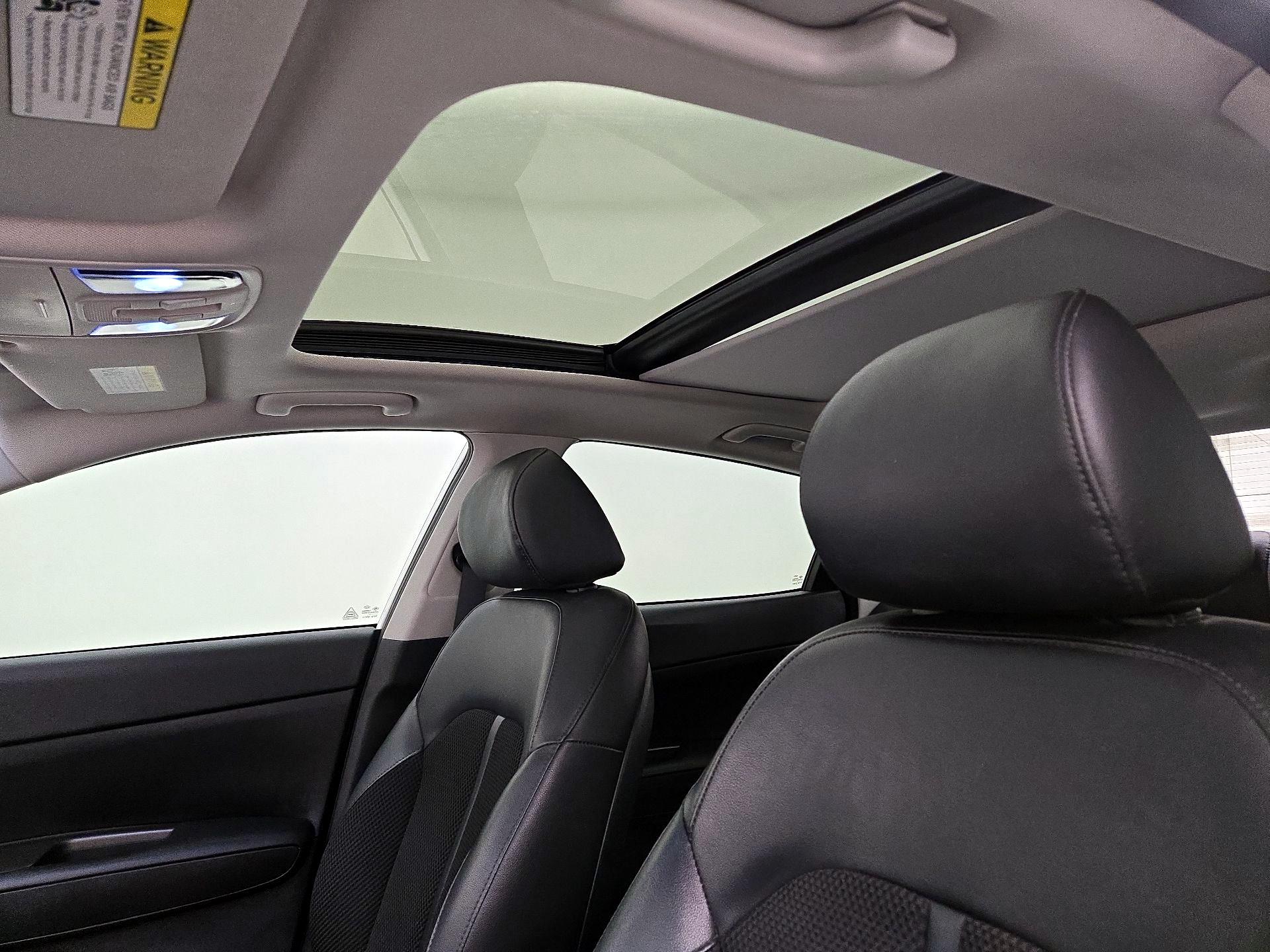 Thumbnail: 2019 Kia Optima - 19