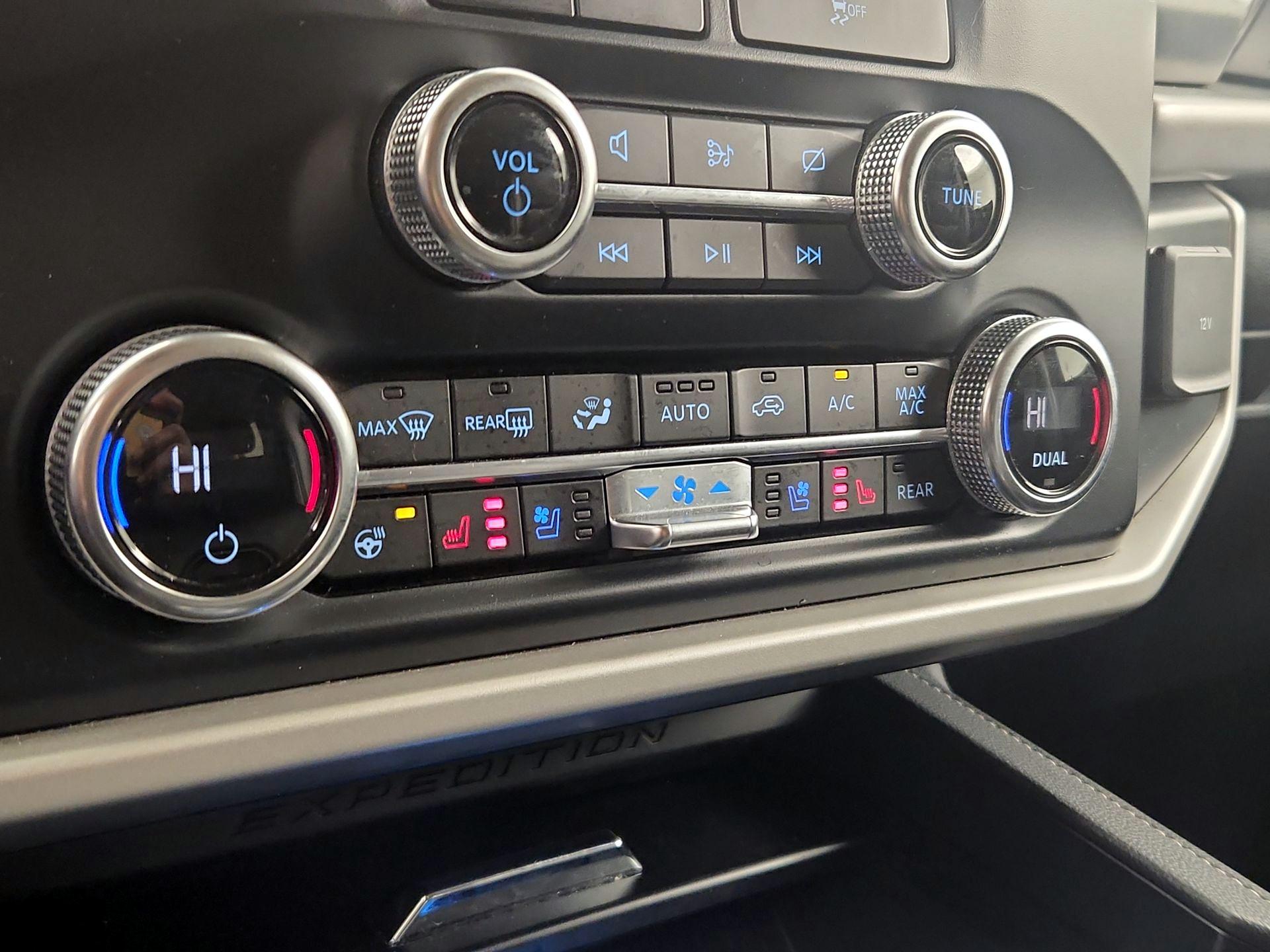 Thumbnail: 2024 Ford Expedition - 15