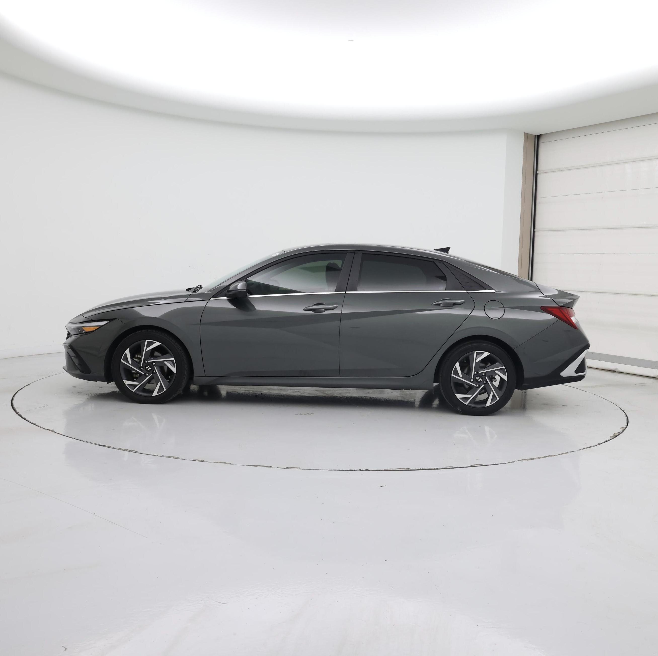 Thumbnail: 2024 Hyundai Elantra - 3