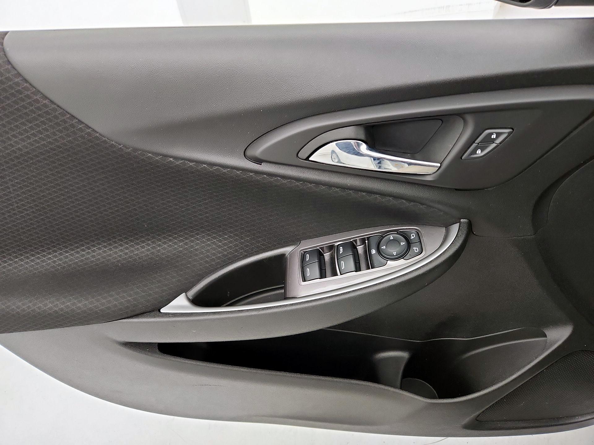 Thumbnail: 2023 Chevrolet Malibu - 12