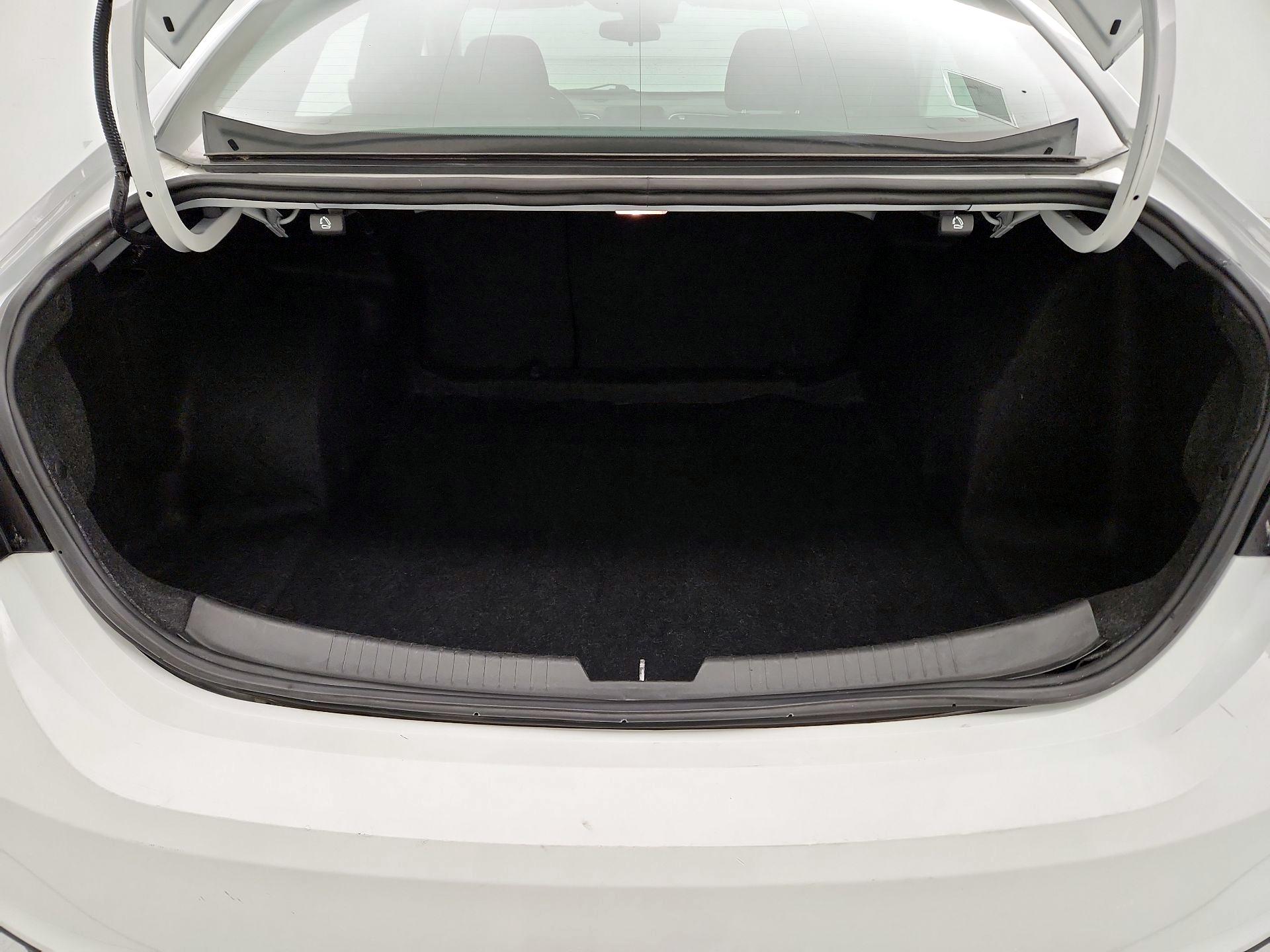 Thumbnail: 2023 Chevrolet Malibu - 20