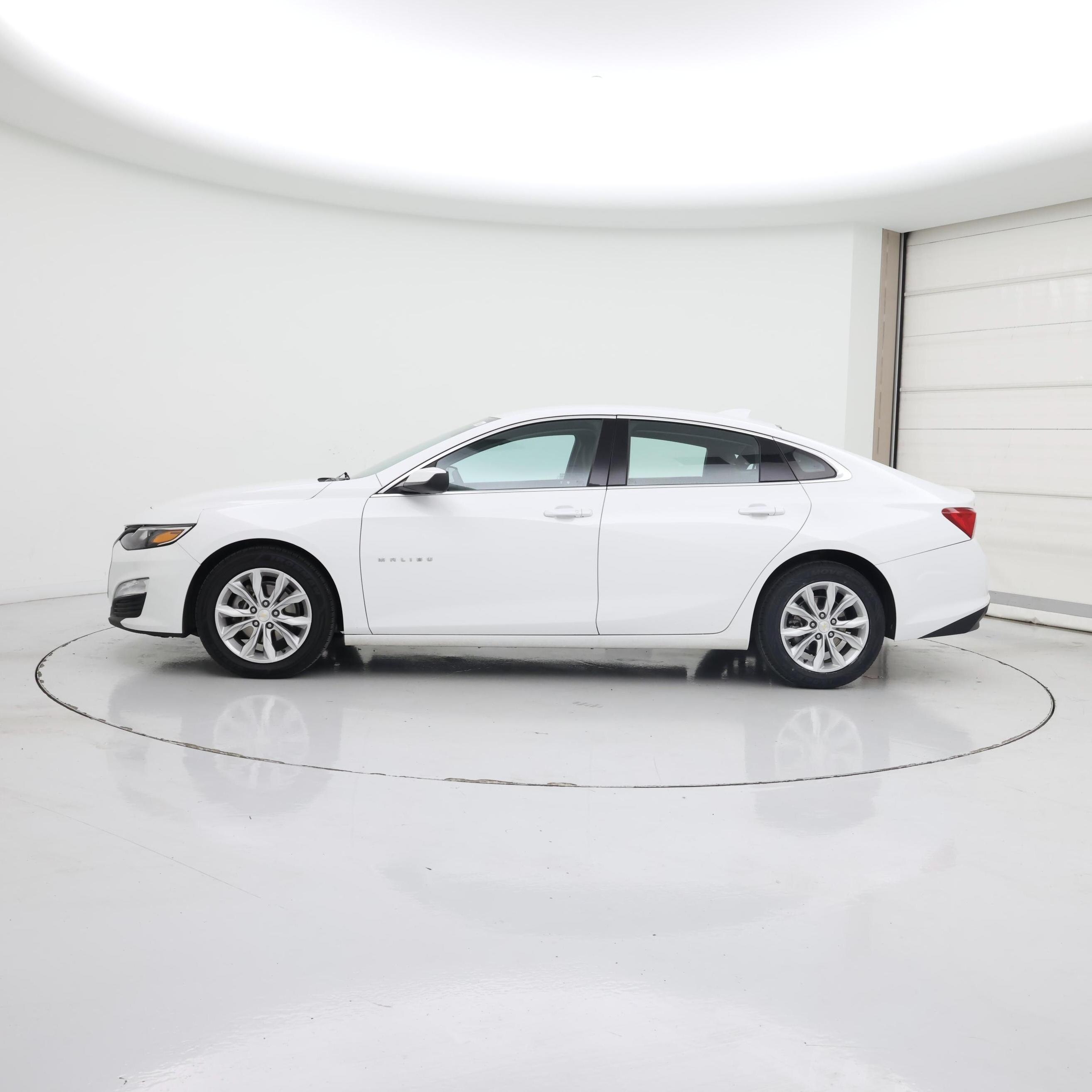 Thumbnail: 2023 Chevrolet Malibu - 3