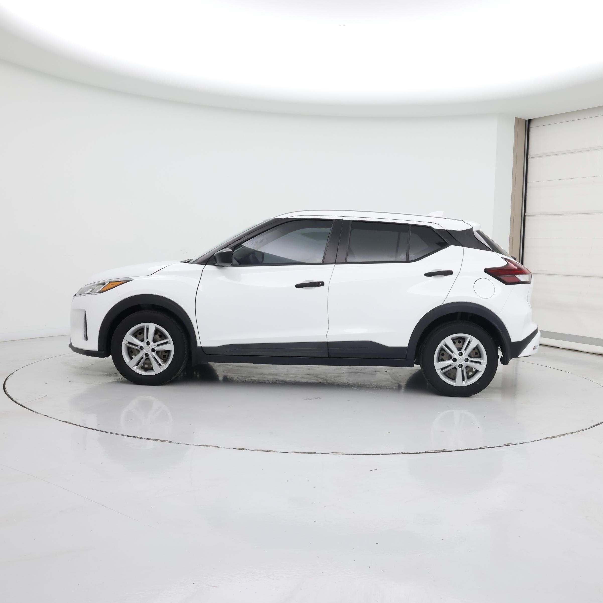 Thumbnail: 2023 Nissan Kicks - 3