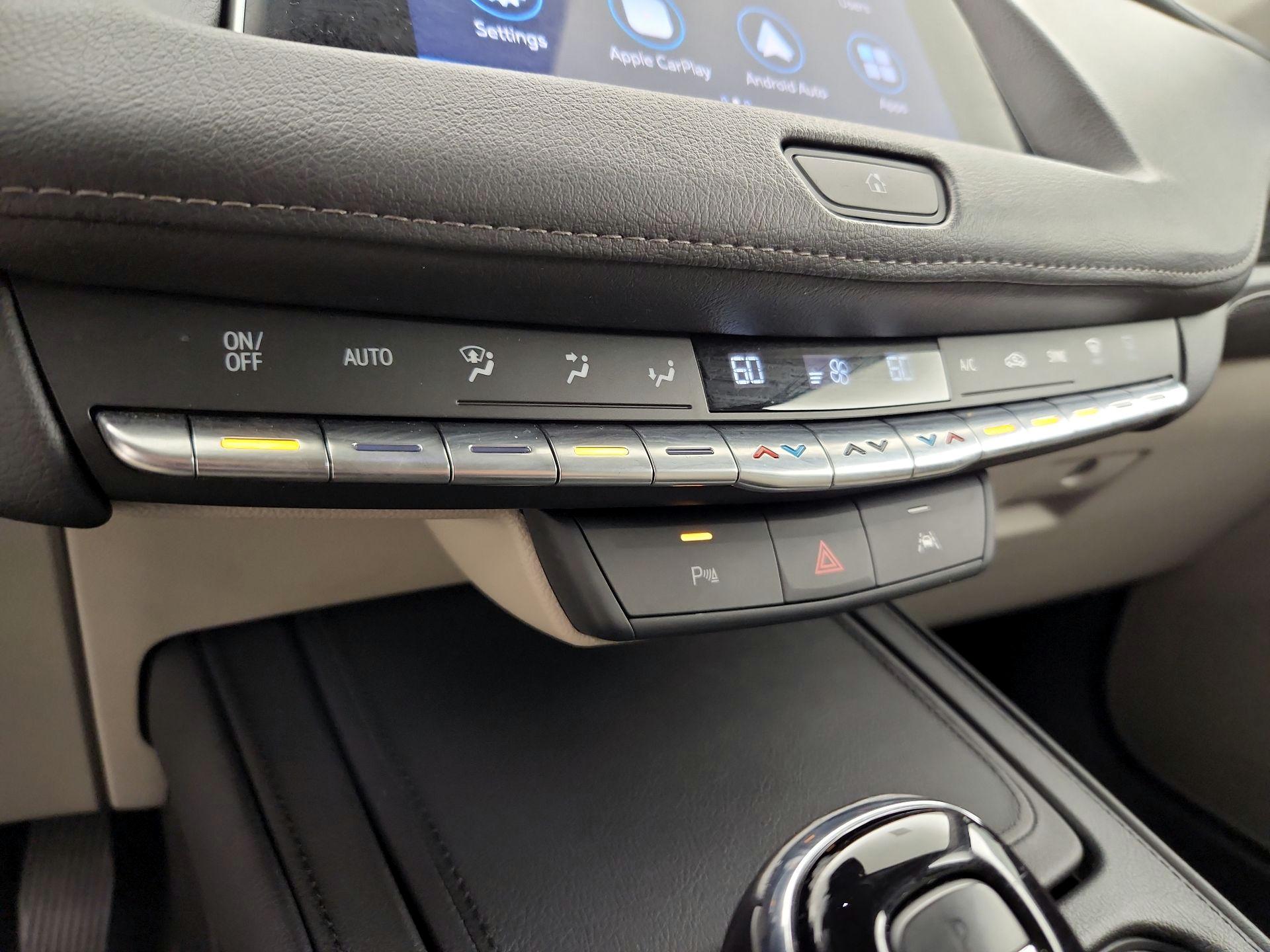 Thumbnail: 2023 Cadillac XT4 - 16