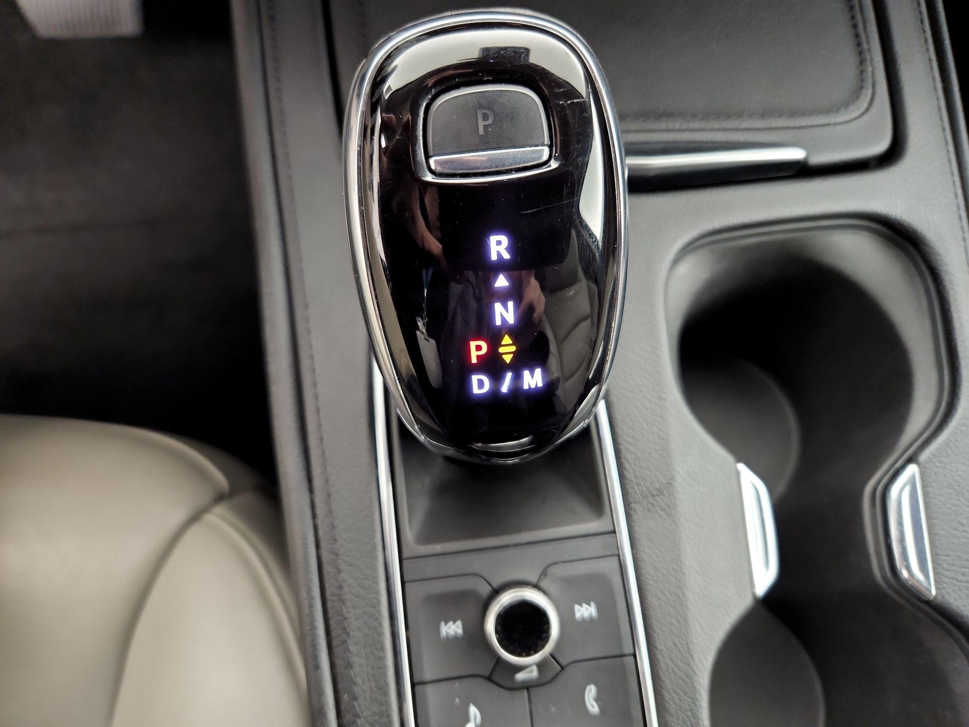 Thumbnail: 2023 Cadillac XT4 - 17