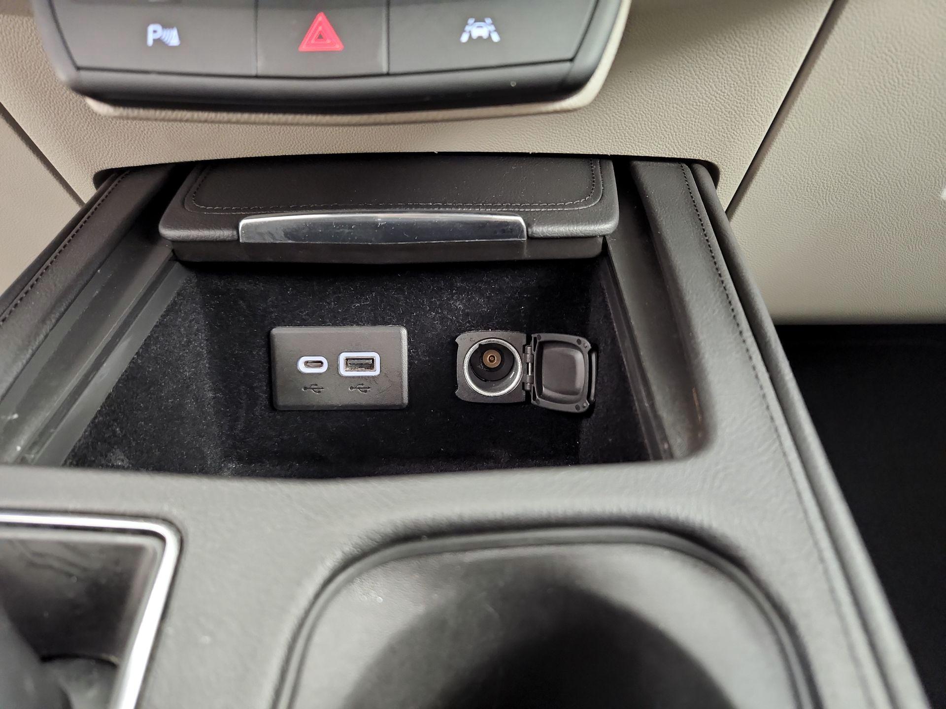 Thumbnail: 2023 Cadillac XT4 - 18