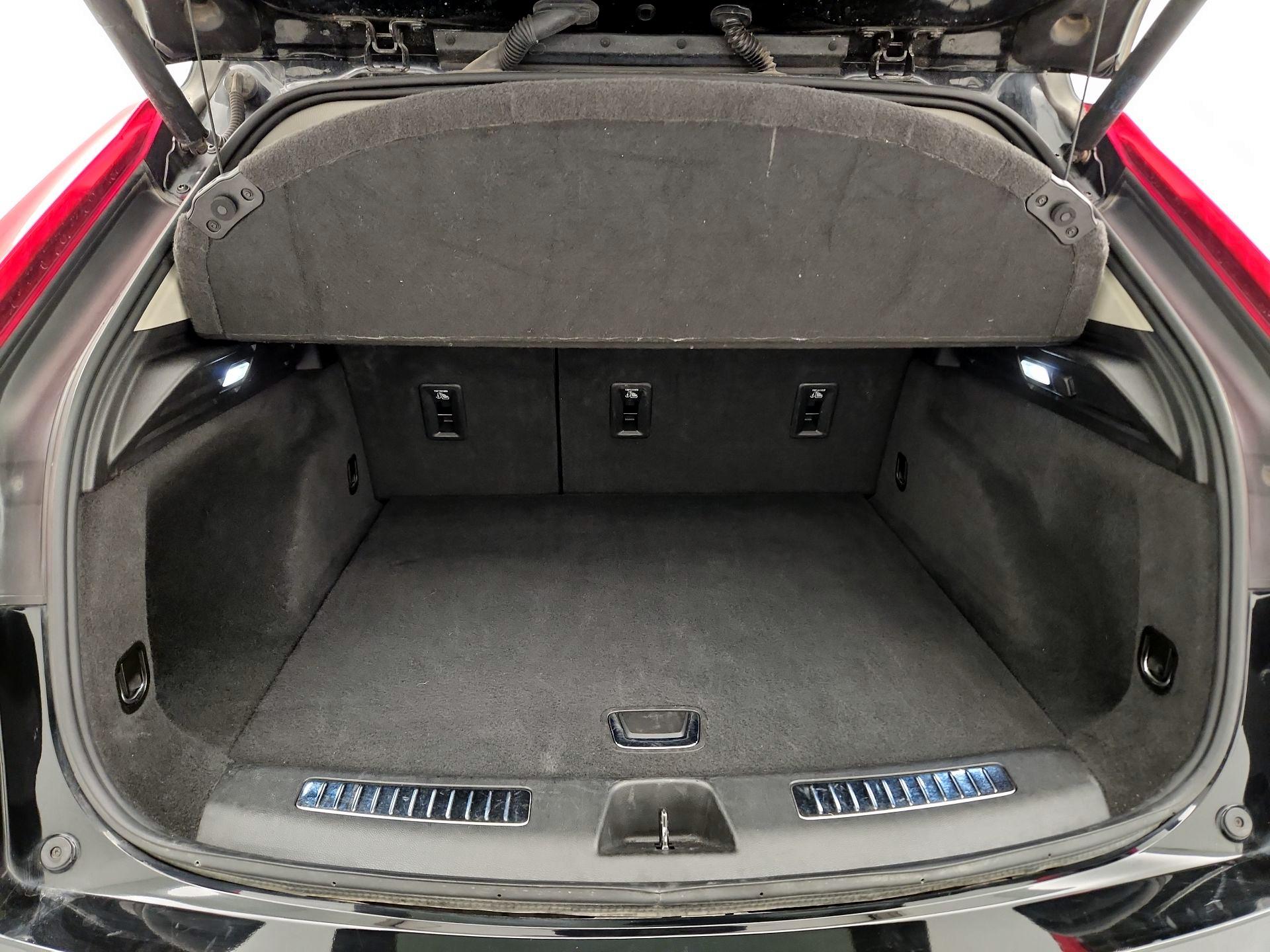 Thumbnail: 2023 Cadillac XT4 - 20