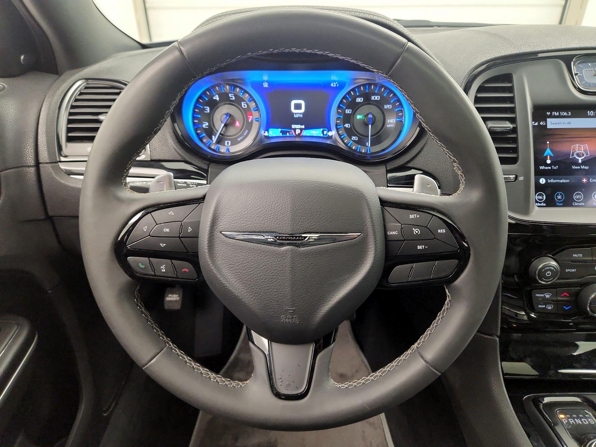 Thumbnail: 2023 Chrysler 300 - 10