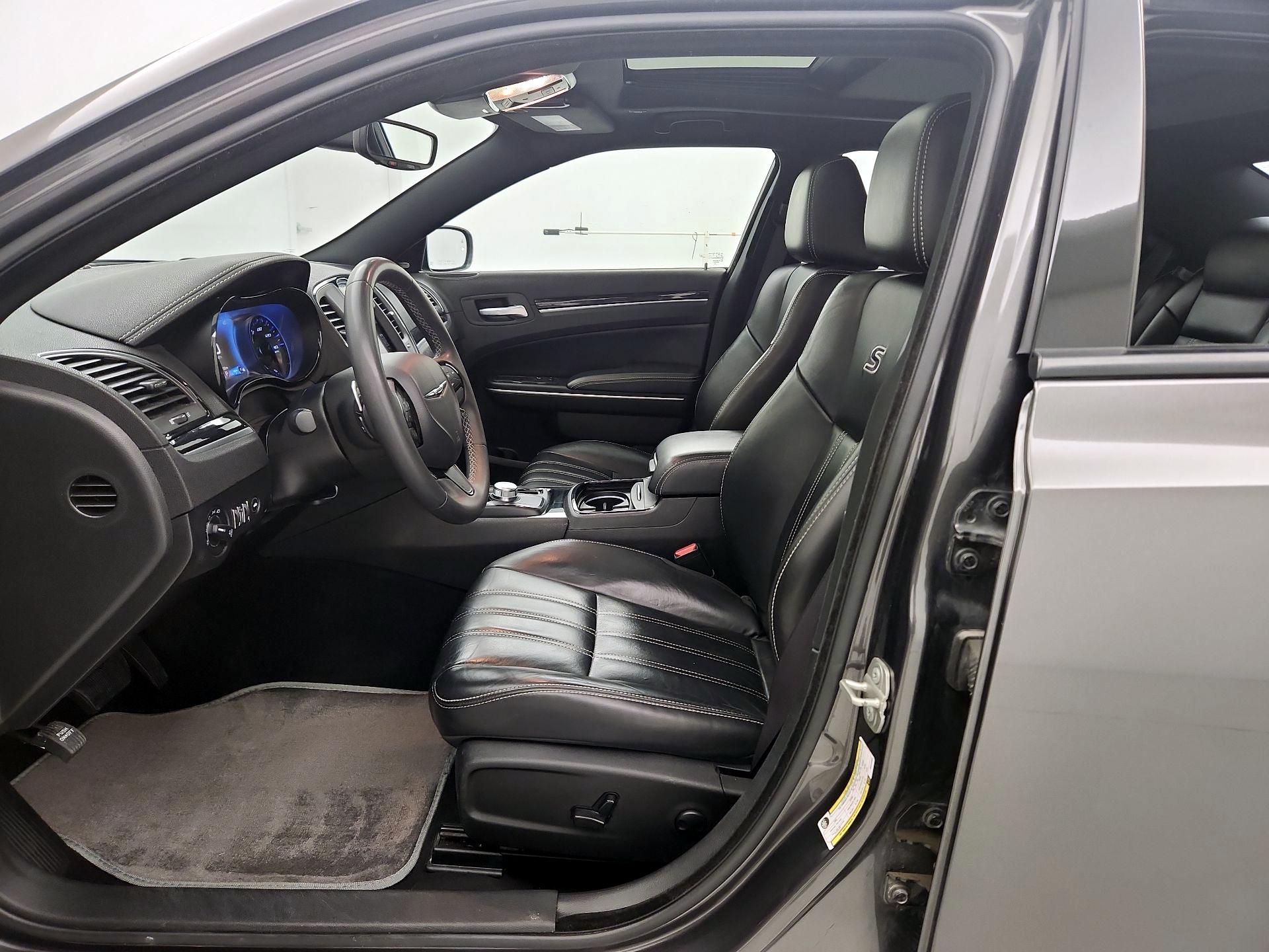 Thumbnail: 2023 Chrysler 300 - 11