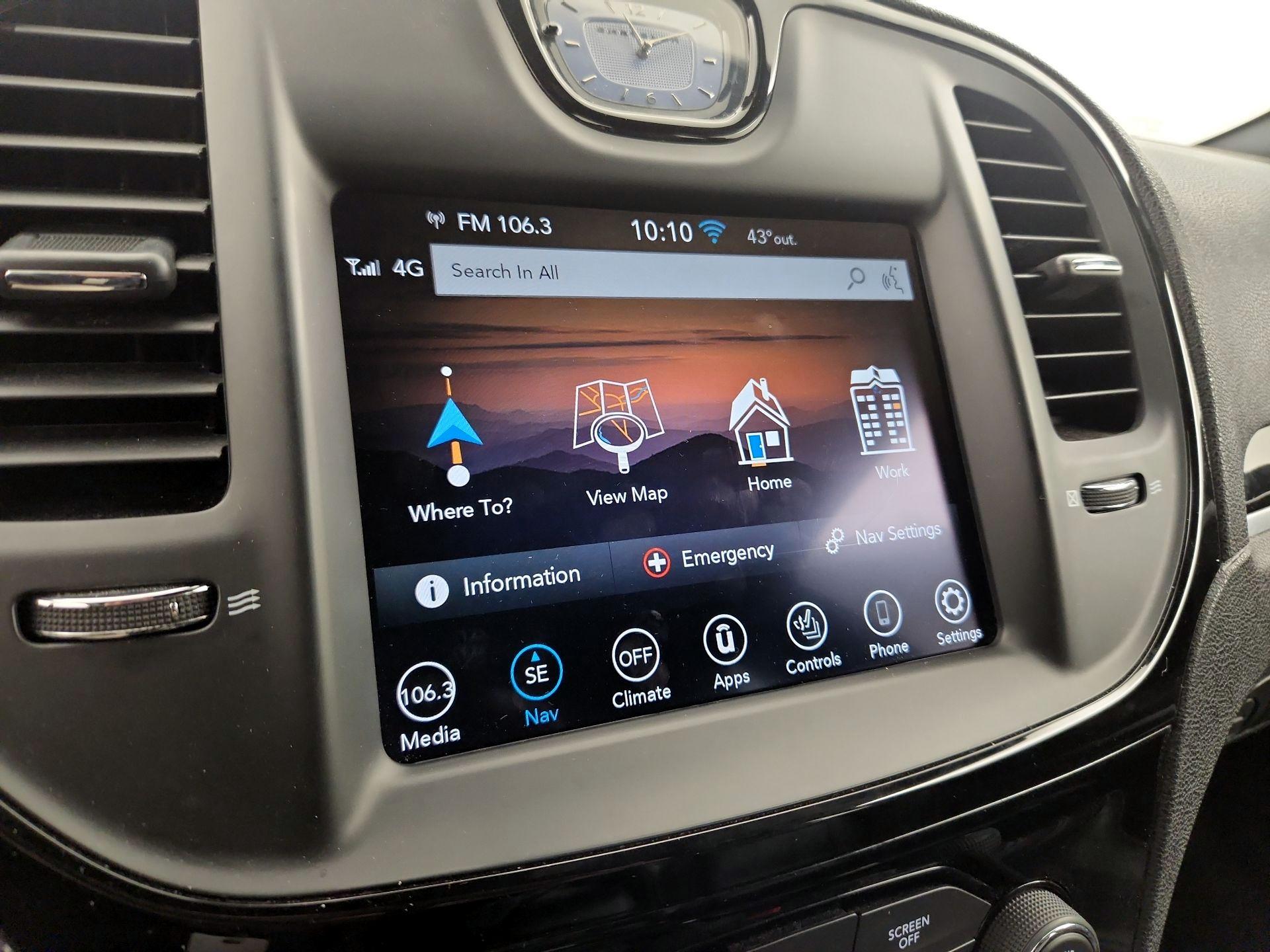 Thumbnail: 2023 Chrysler 300 - 14