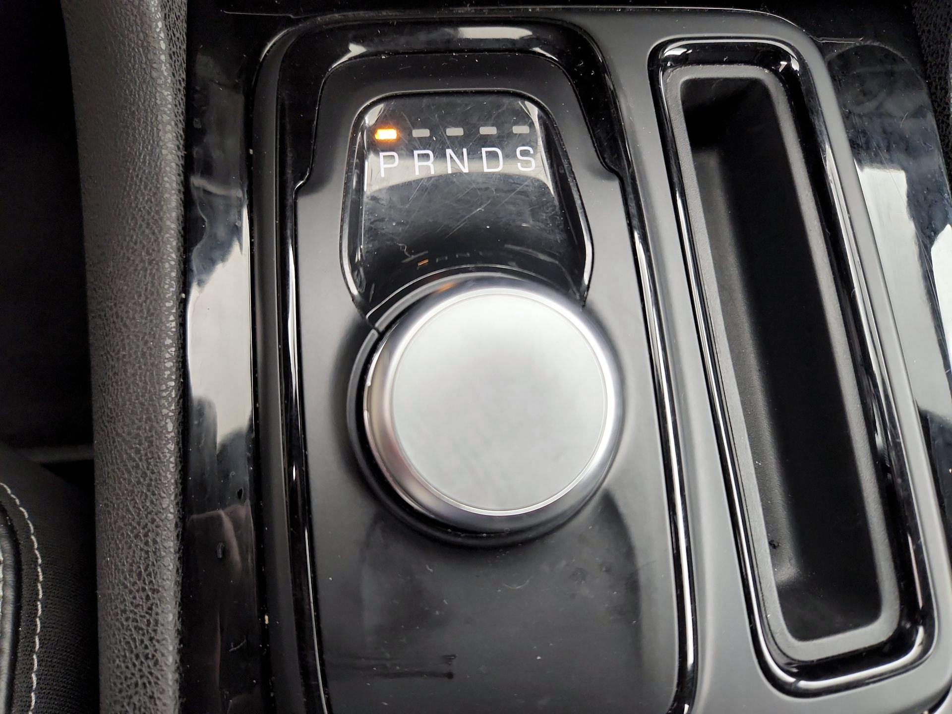 Thumbnail: 2023 Chrysler 300 - 18