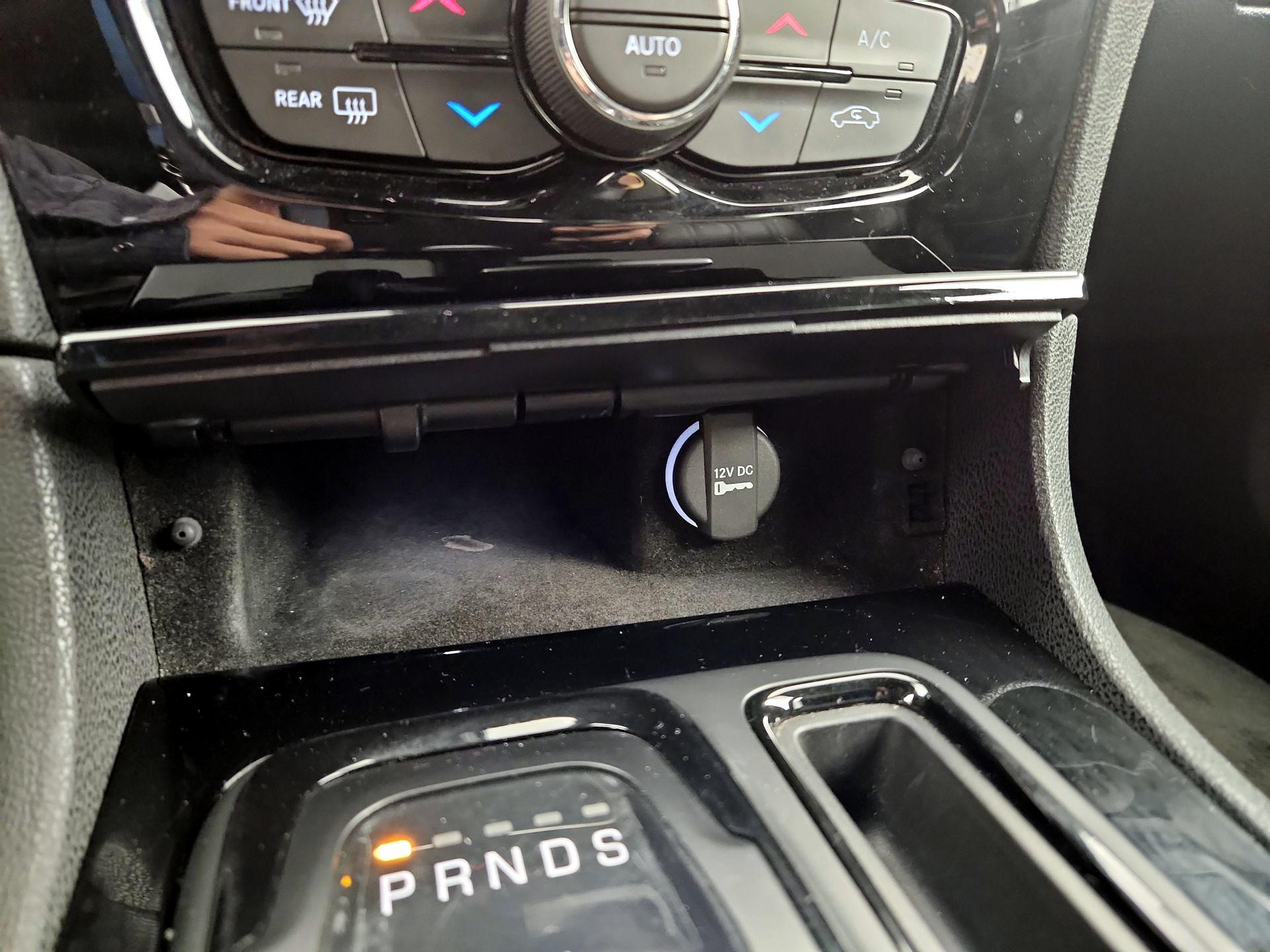 Thumbnail: 2023 Chrysler 300 - 19