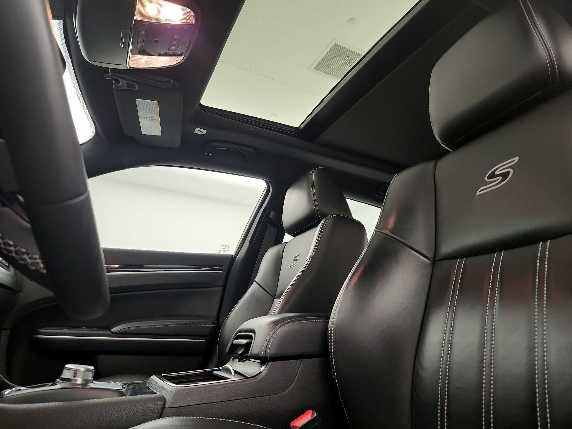 Thumbnail: 2023 Chrysler 300 - 20