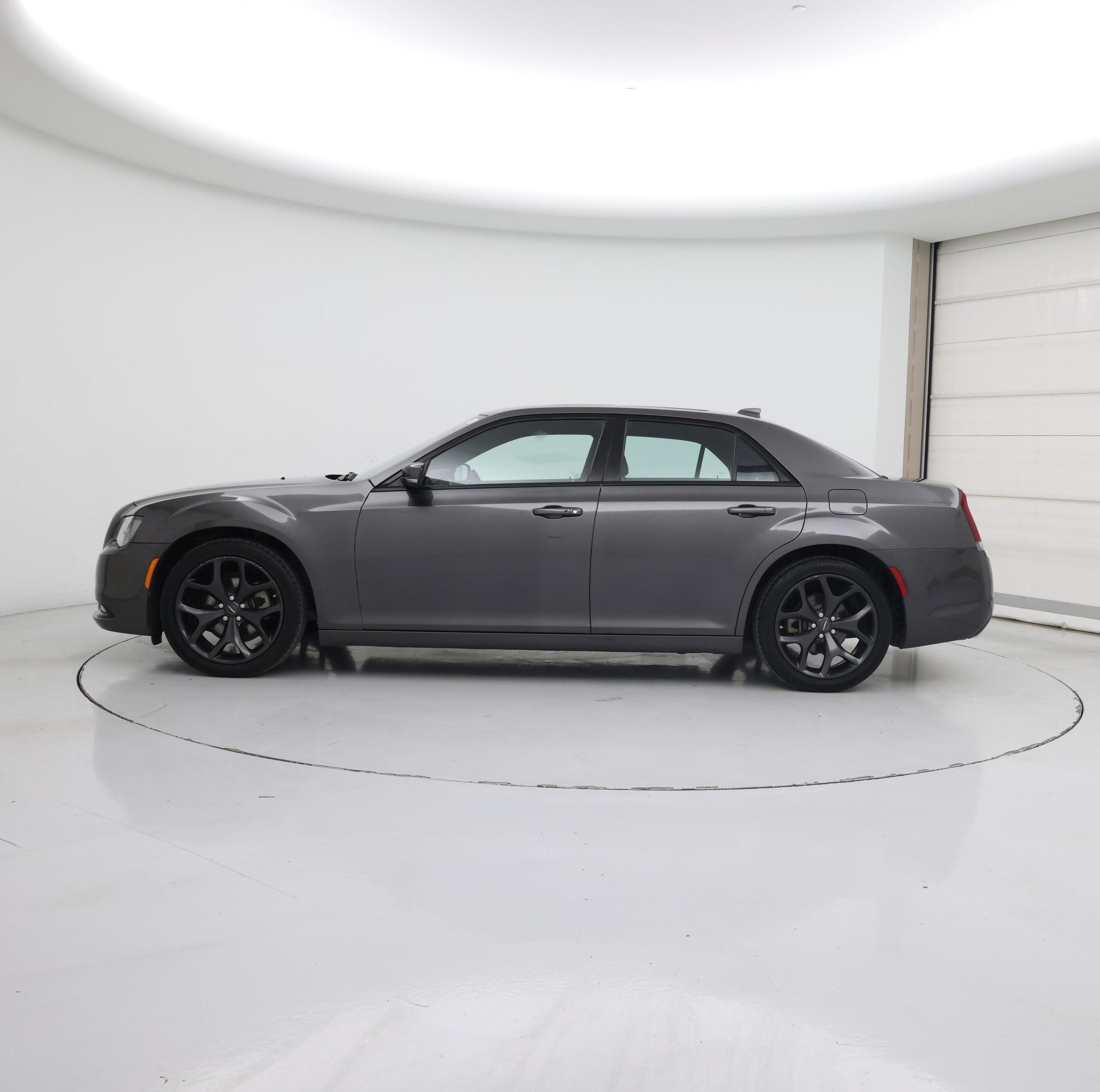 Thumbnail: 2023 Chrysler 300 - 3