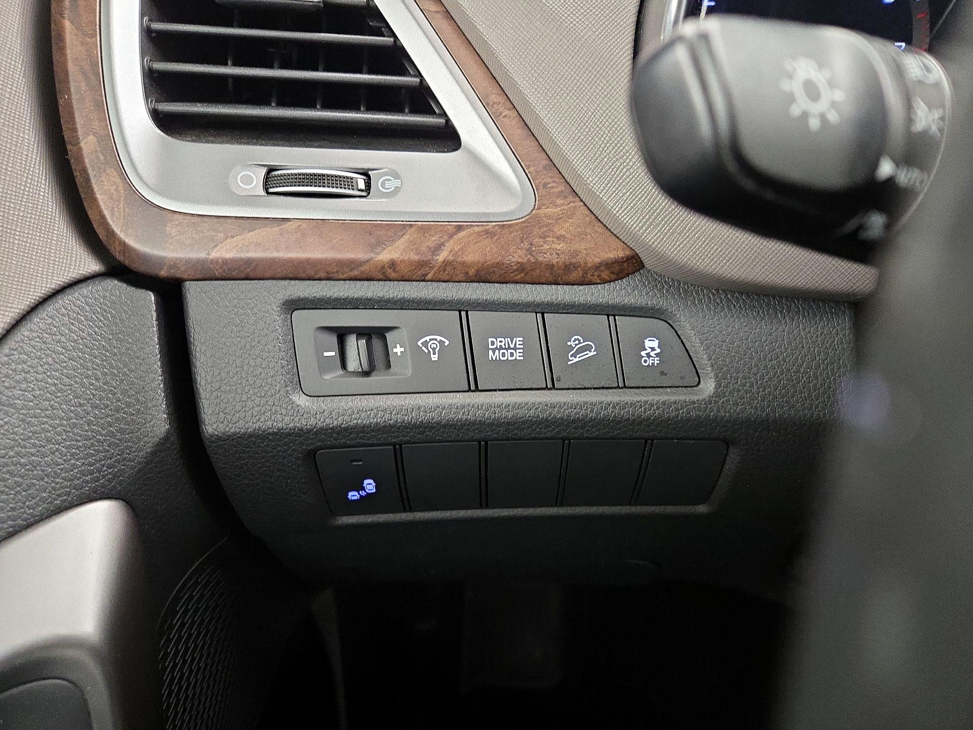 Thumbnail: 2017 Hyundai Santa Fe - 13