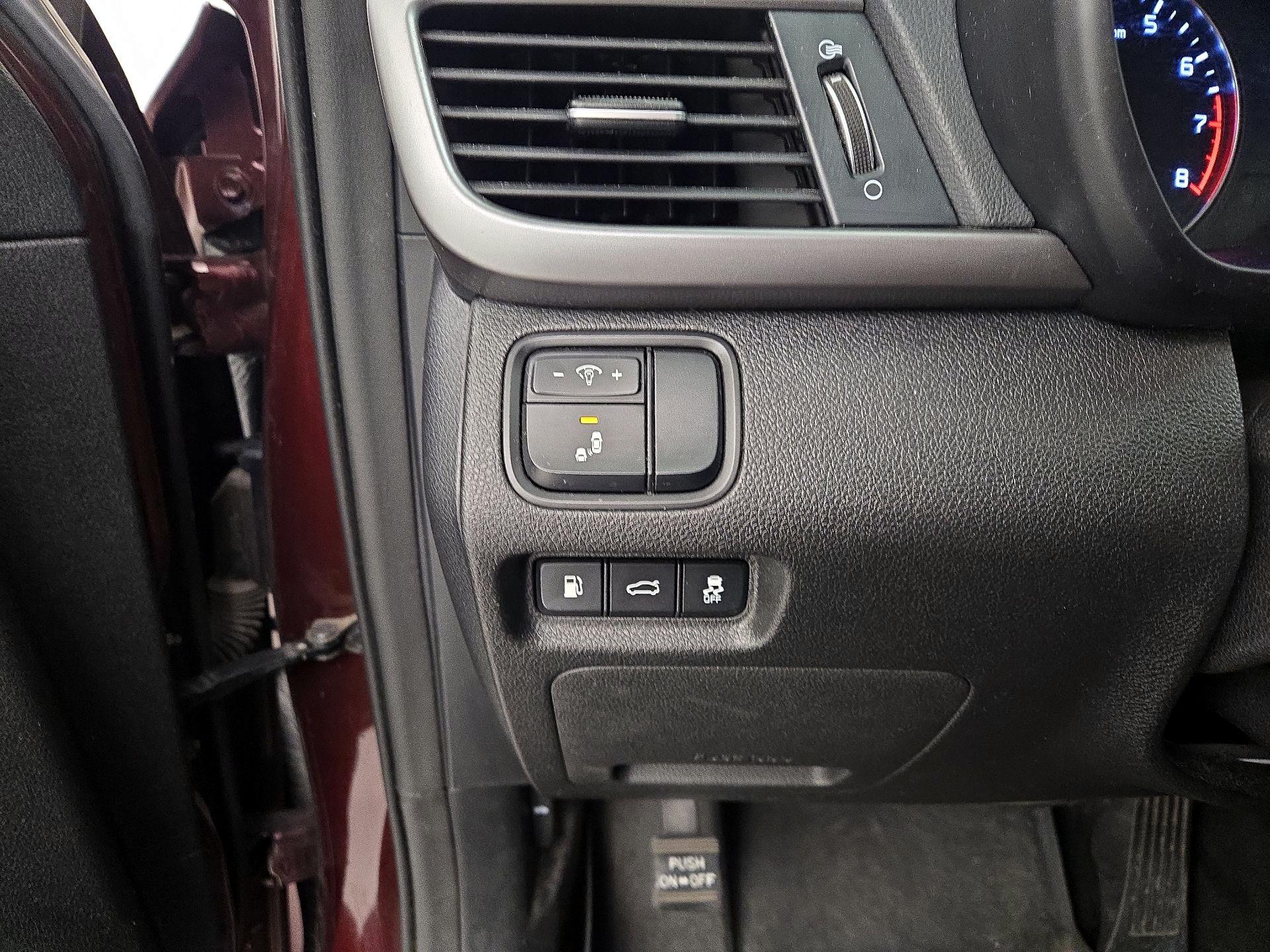 Thumbnail: 2018 Kia Optima - 13