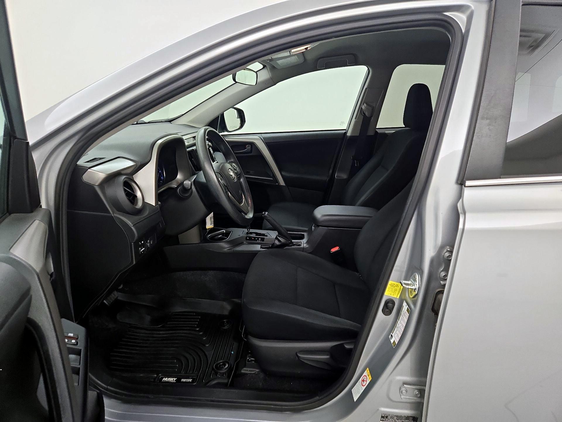 Thumbnail: 2018 Toyota RAV4 - 11