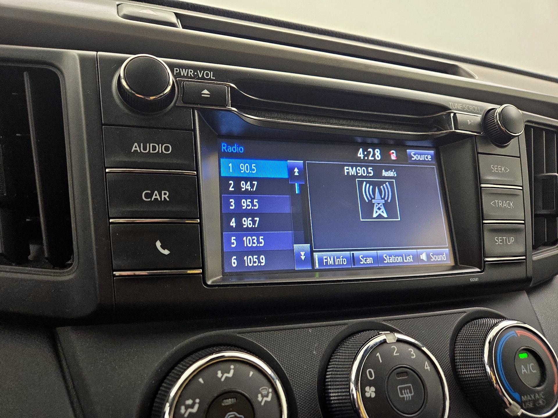 Thumbnail: 2018 Toyota RAV4 - 15