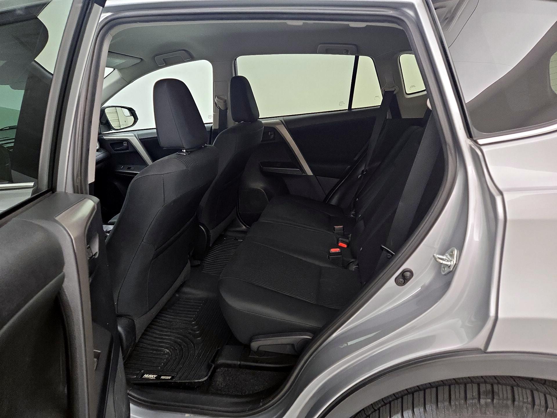 Thumbnail: 2018 Toyota RAV4 - 19