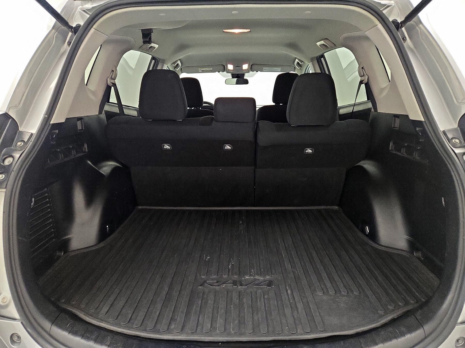 Thumbnail: 2018 Toyota RAV4 - 20