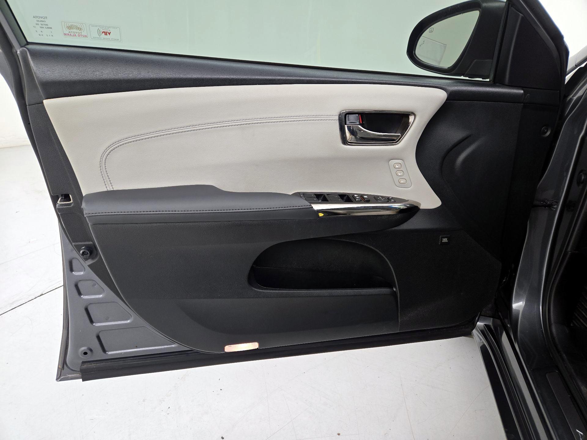 Thumbnail: 2017 Toyota Avalon - 12