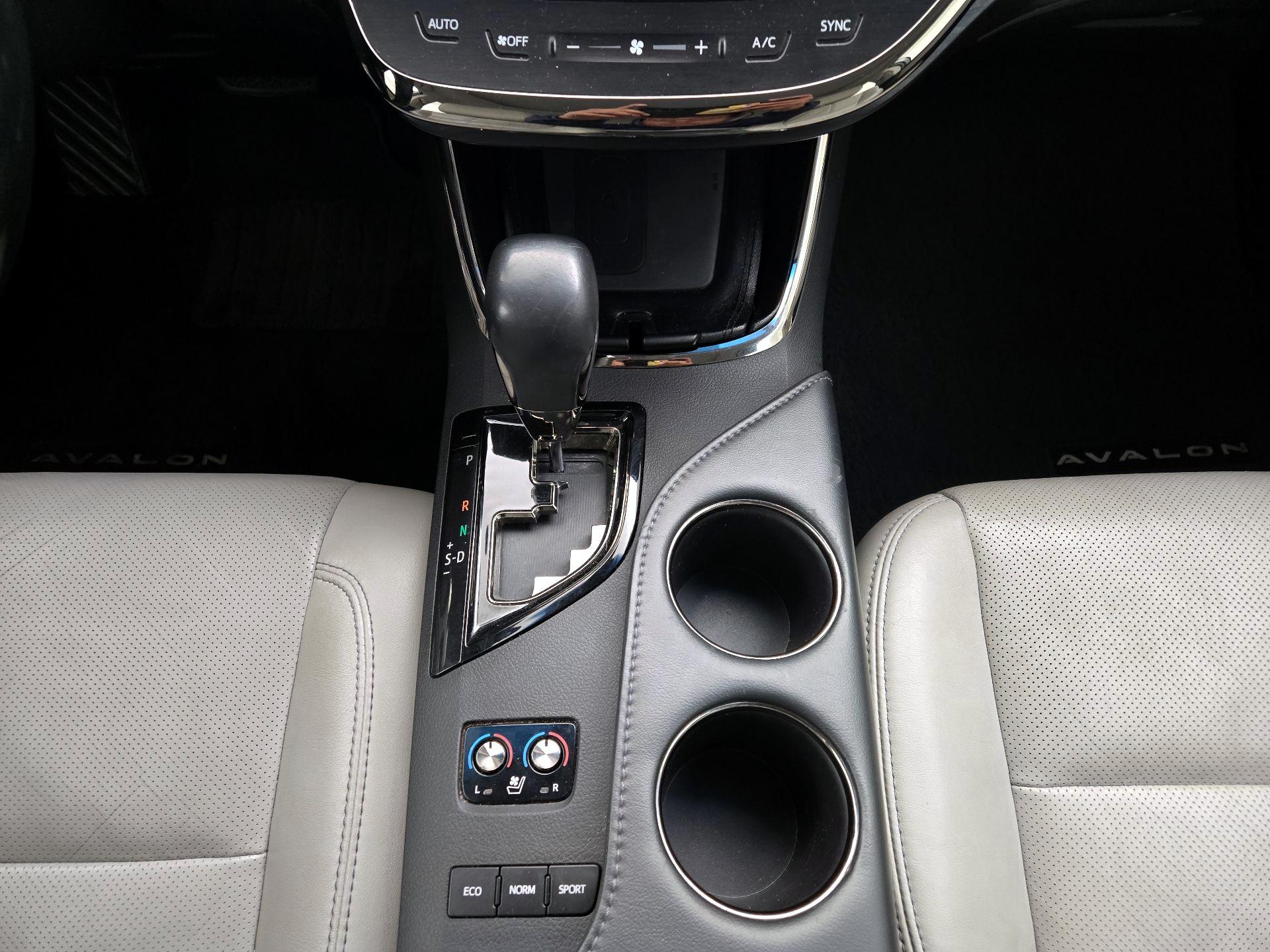 Thumbnail: 2017 Toyota Avalon - 18