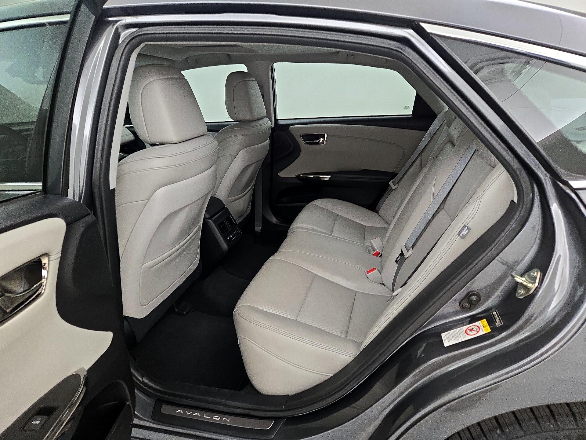 Thumbnail: 2017 Toyota Avalon - 20