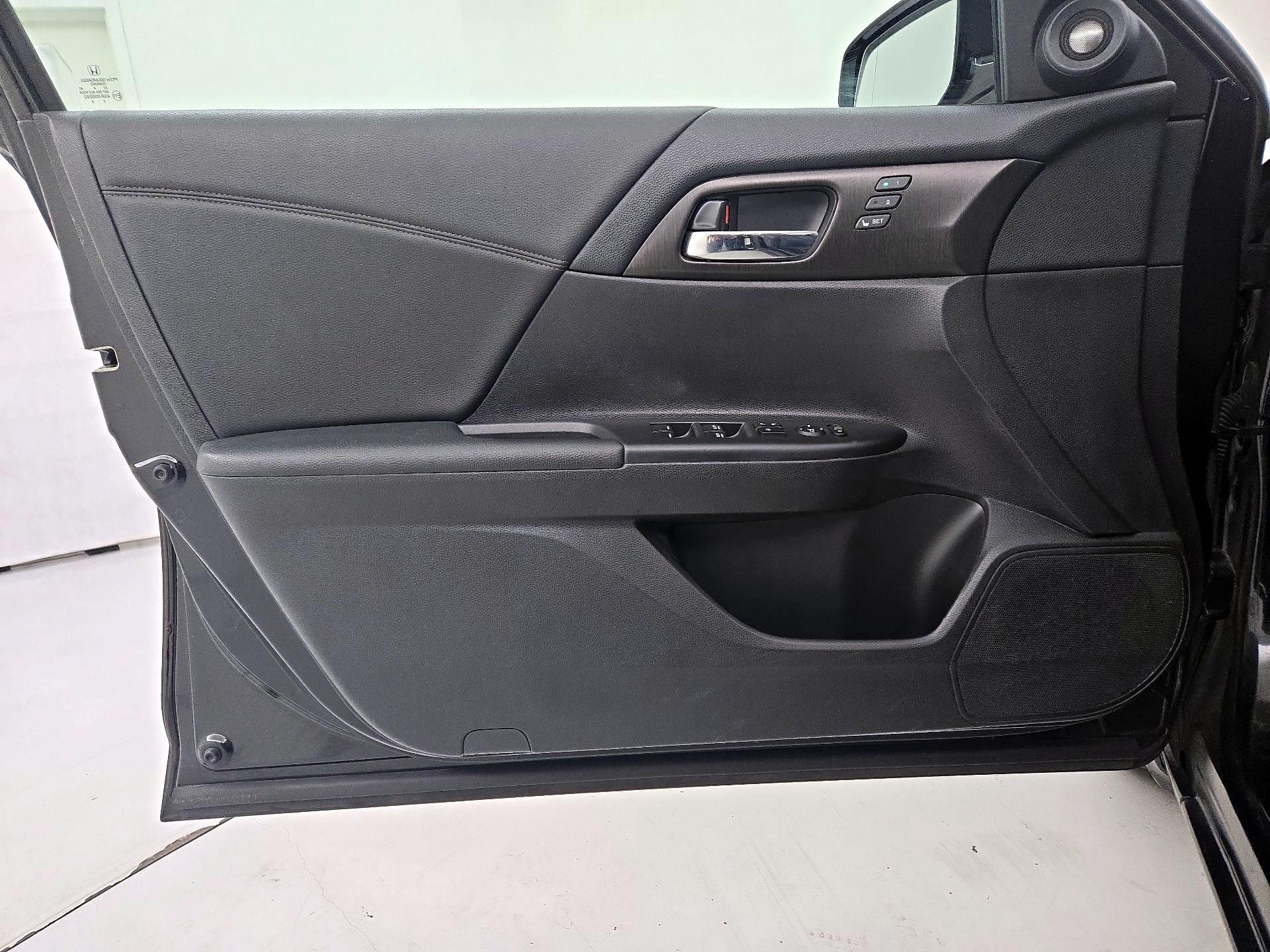 Thumbnail: 2015 Honda Accord - 12