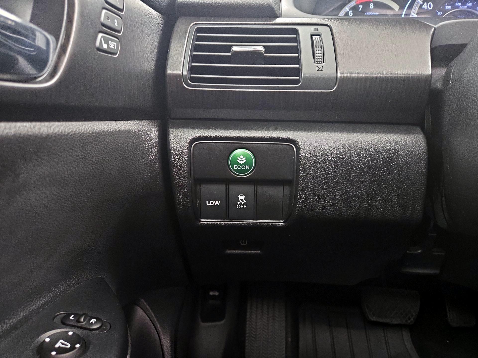 Thumbnail: 2015 Honda Accord - 13