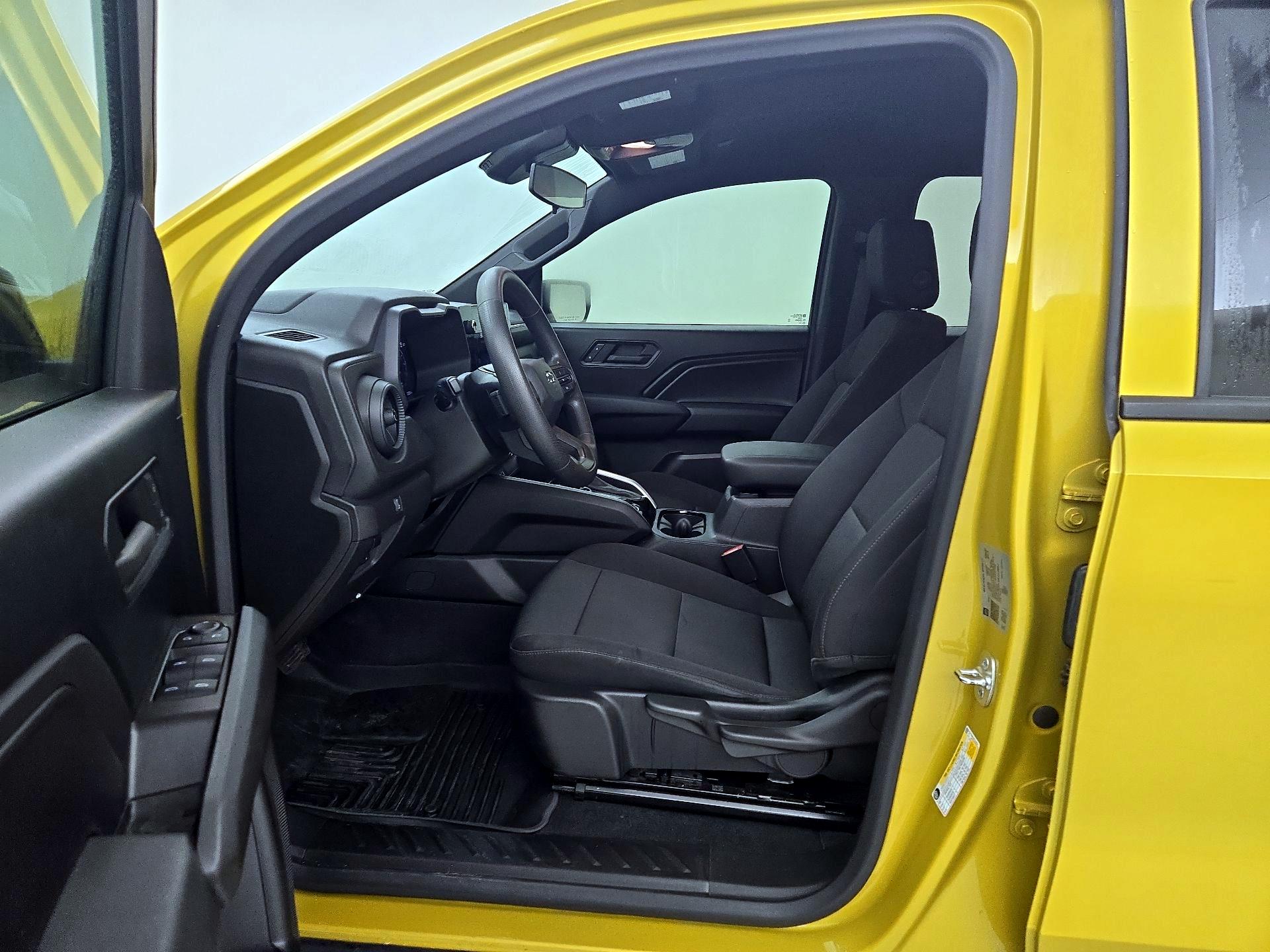 Thumbnail: 2024 Chevrolet Colorado - 11