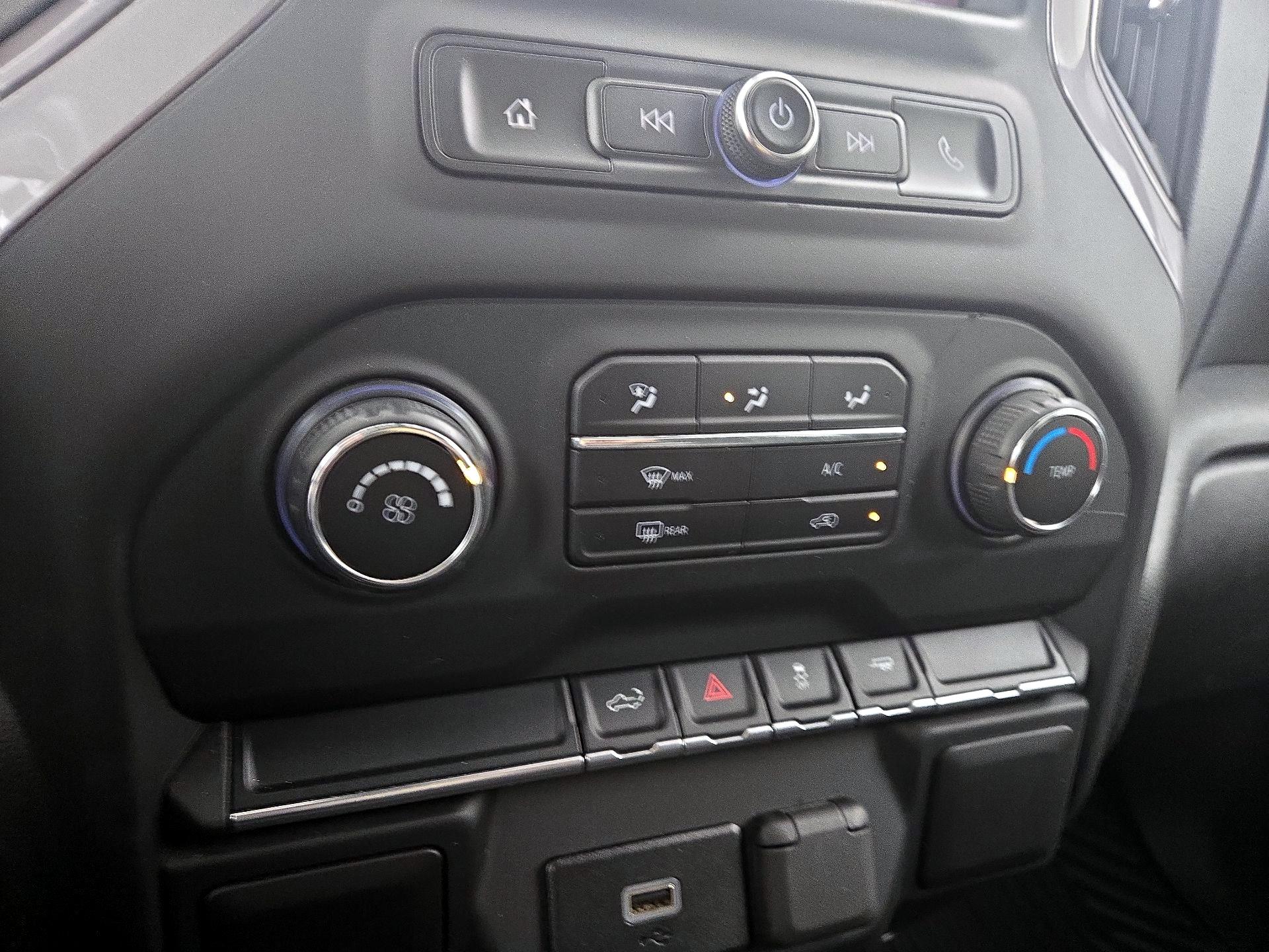 Thumbnail: 2020 Chevrolet Silverado 1500 - 16