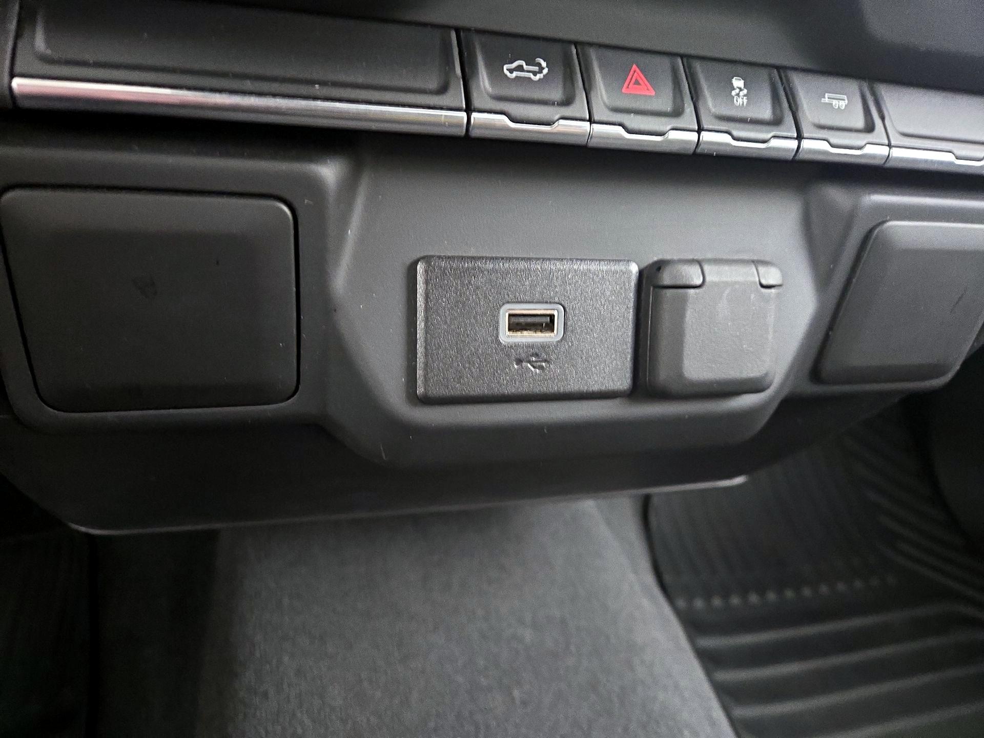 Thumbnail: 2020 Chevrolet Silverado 1500 - 18